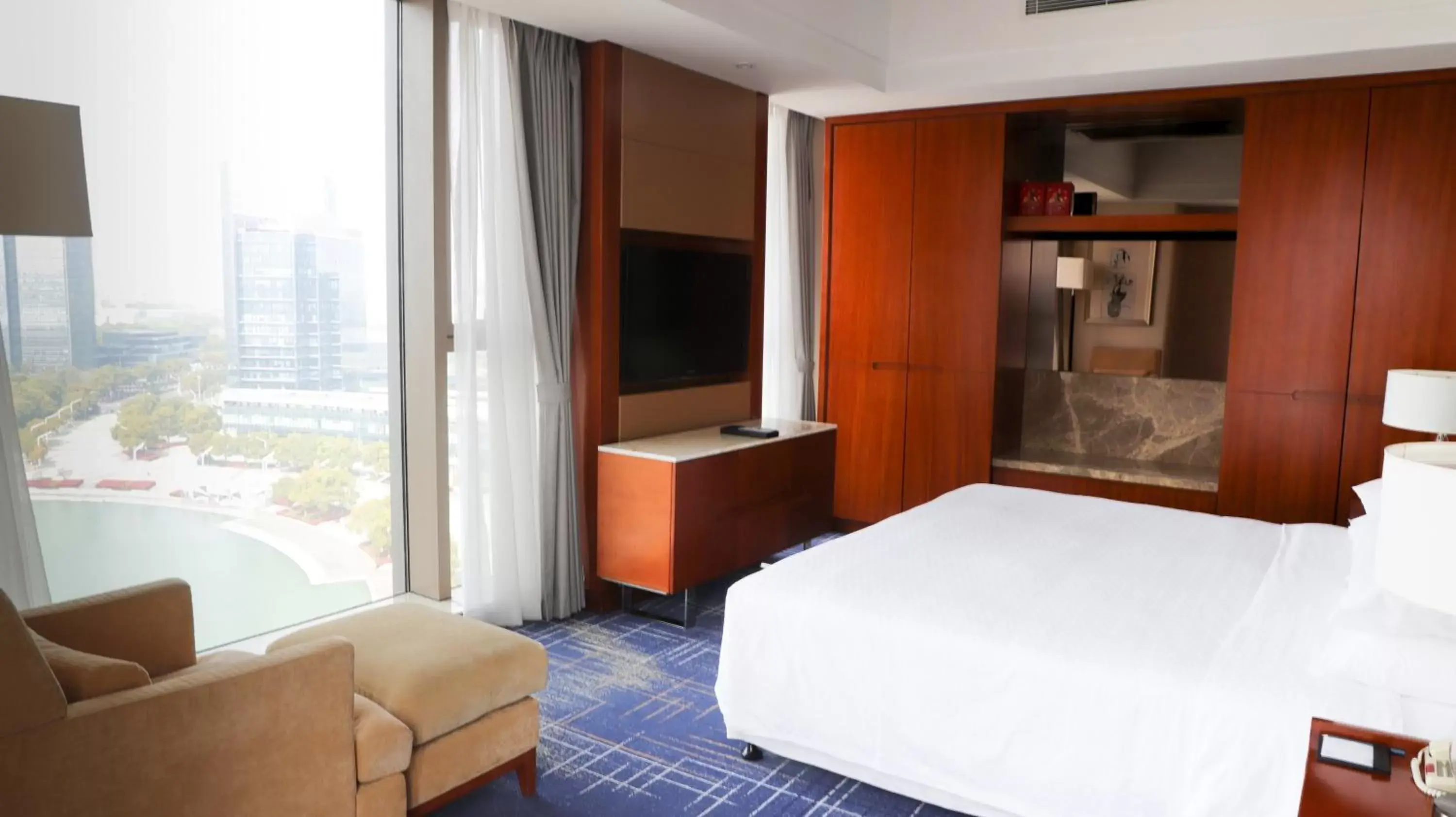 Bed in Four Points by Sheraton Suzhou