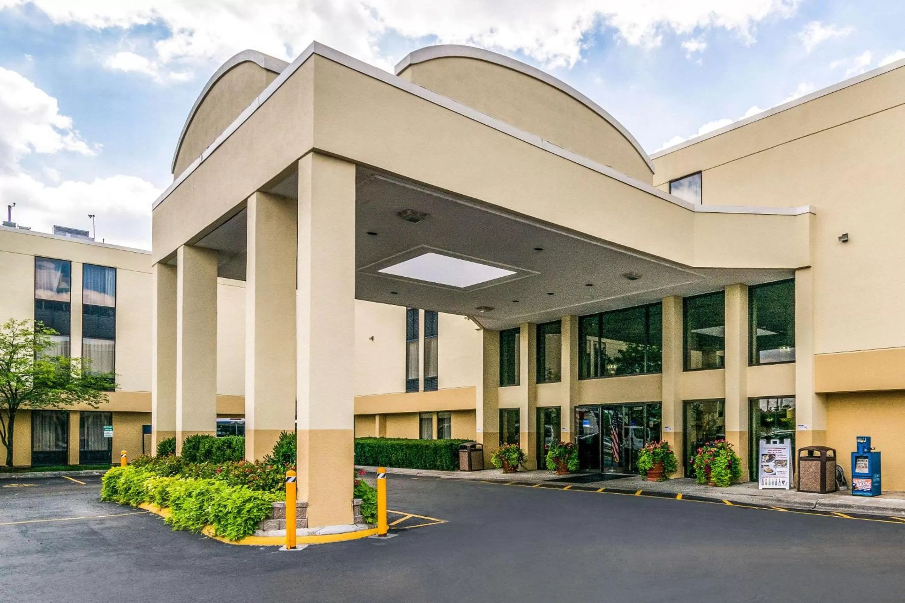 Property building in Comfort Inn Convention Center-Chicago O’hare Airport