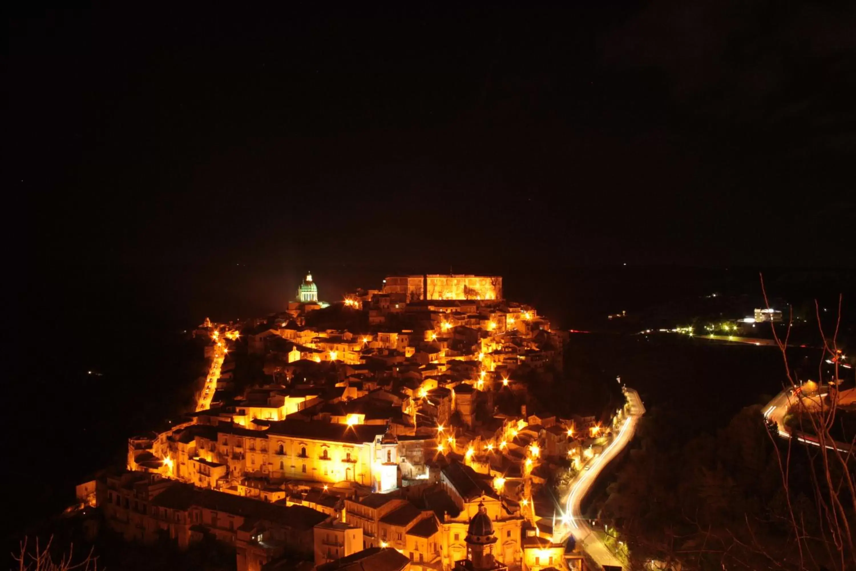 Nearby landmark, Neighborhood in Epoca - Camere con stile