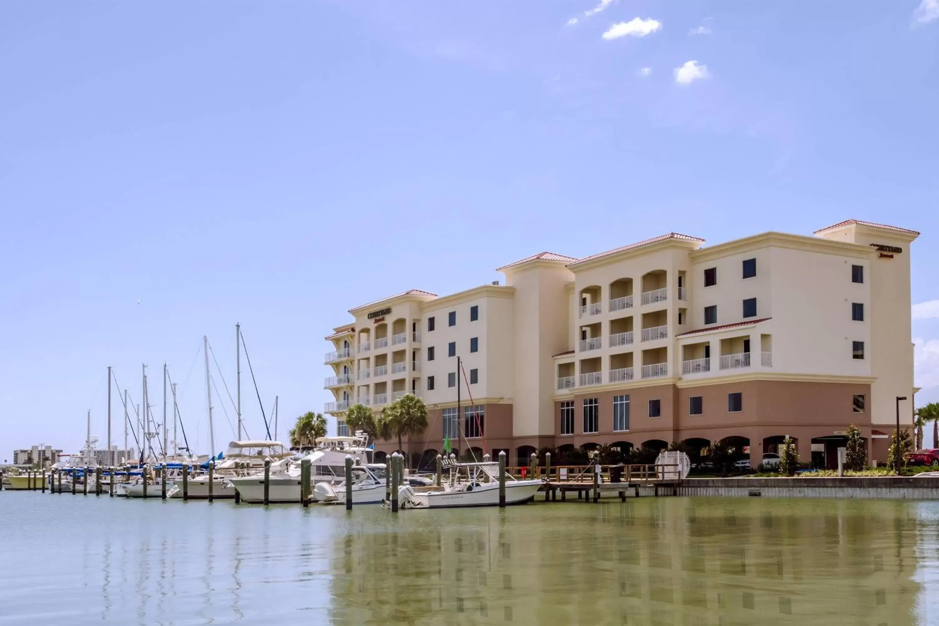 Property Building in Courtyard by Marriott St. Petersburg Clearwater/Madeira Beach