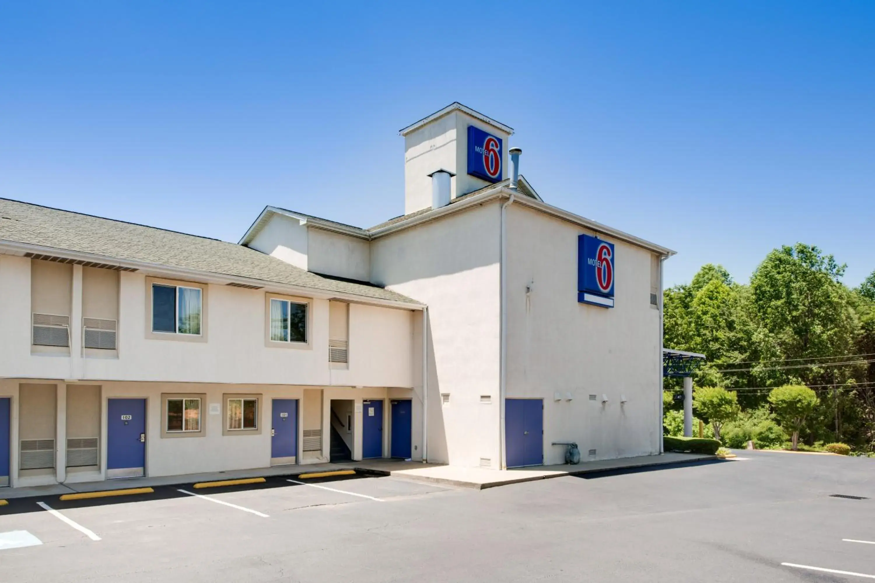 Facade/entrance, Property Building in Motel 6-Statesville, NC