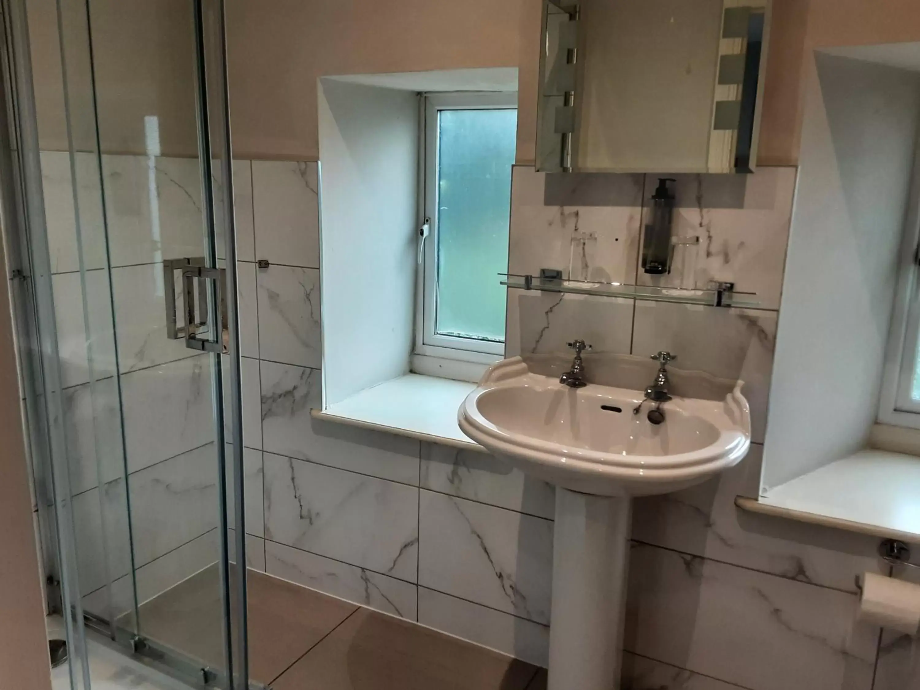 Bathroom in Leixlip Manor Hotel