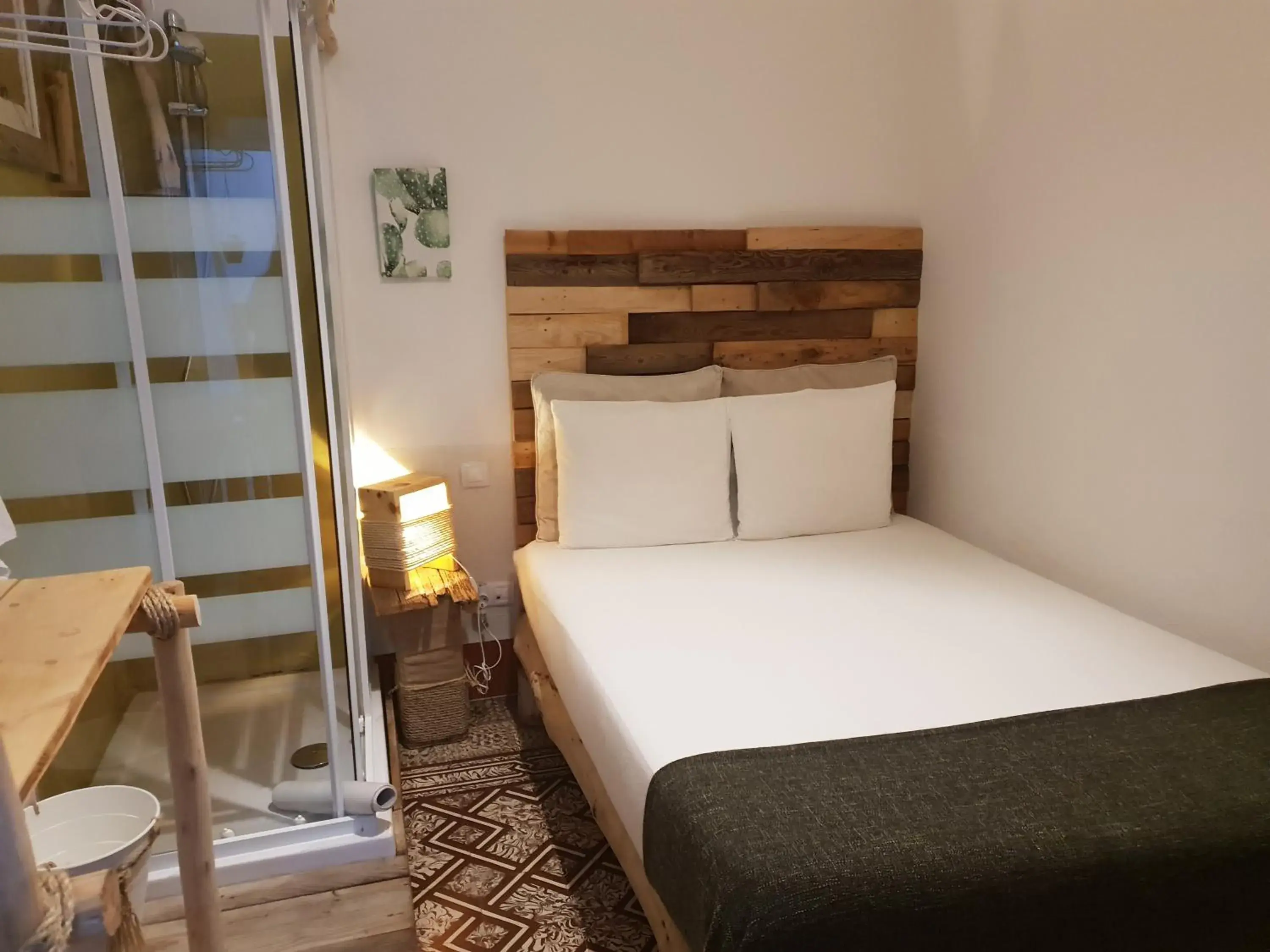 Standard Double Room with Shared Bathroom in Cactus Host Standard Double Room with Shared Bathroom in Cactus Host