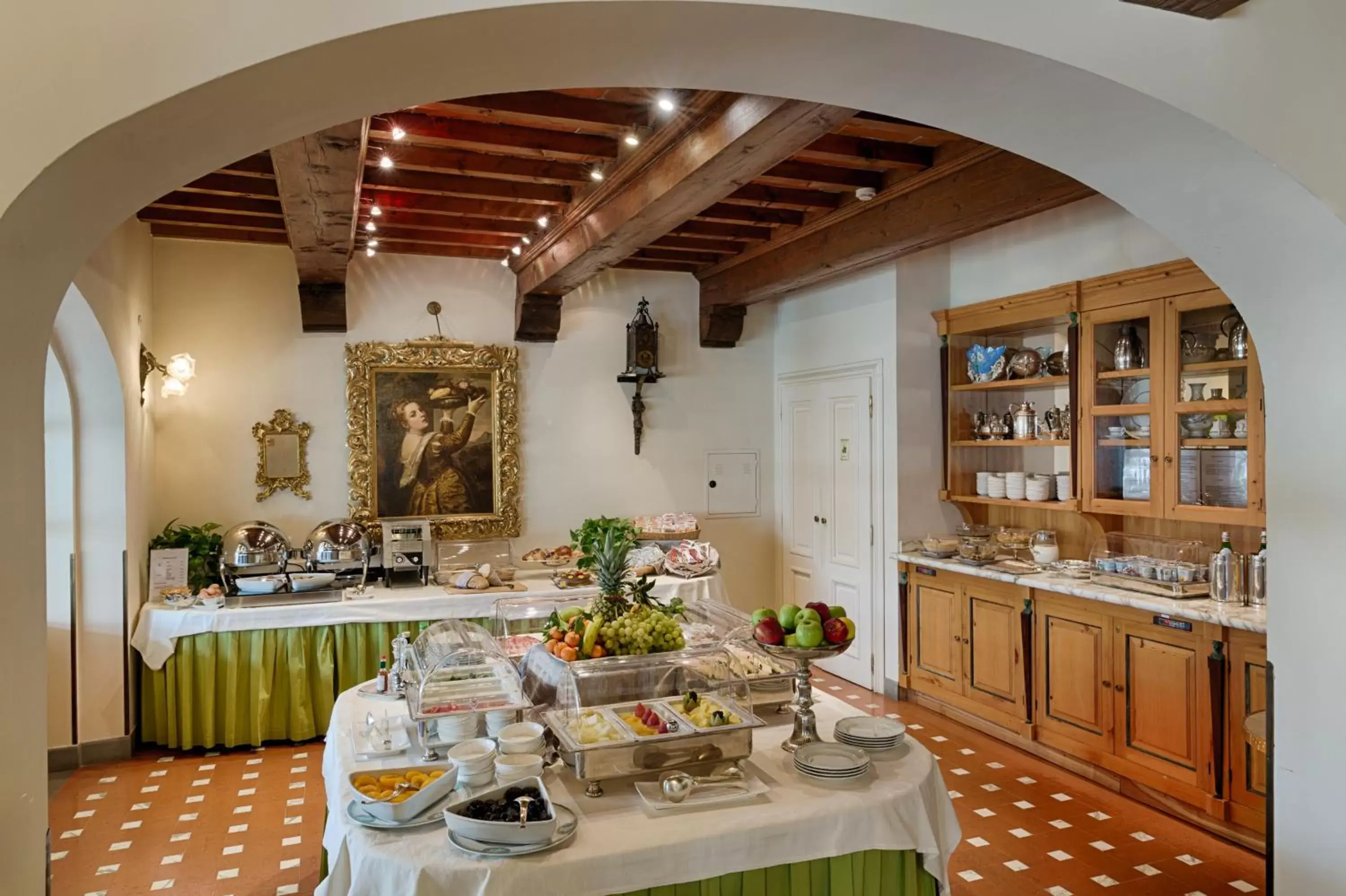 Buffet breakfast, Restaurant/Places to Eat in Villa Olmi Firenze