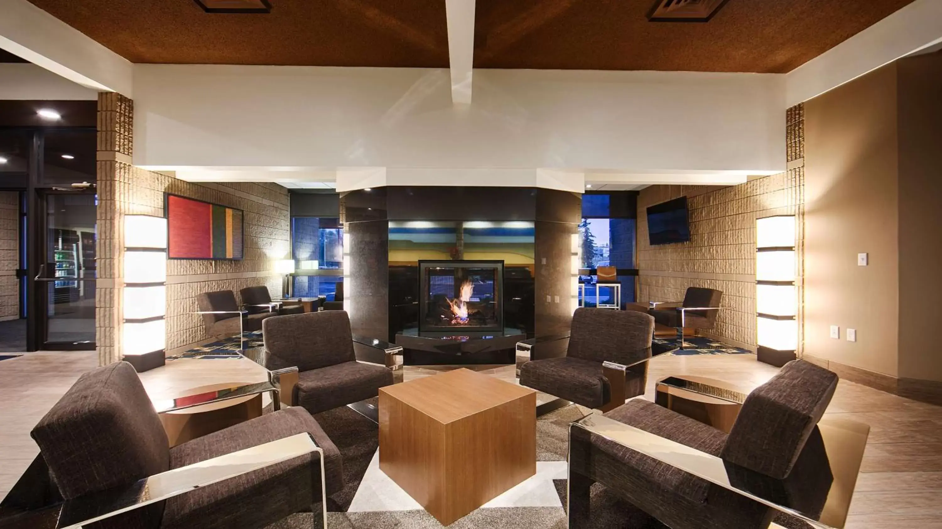 Lobby or reception, Lounge/Bar in Best Western Plus University Inn