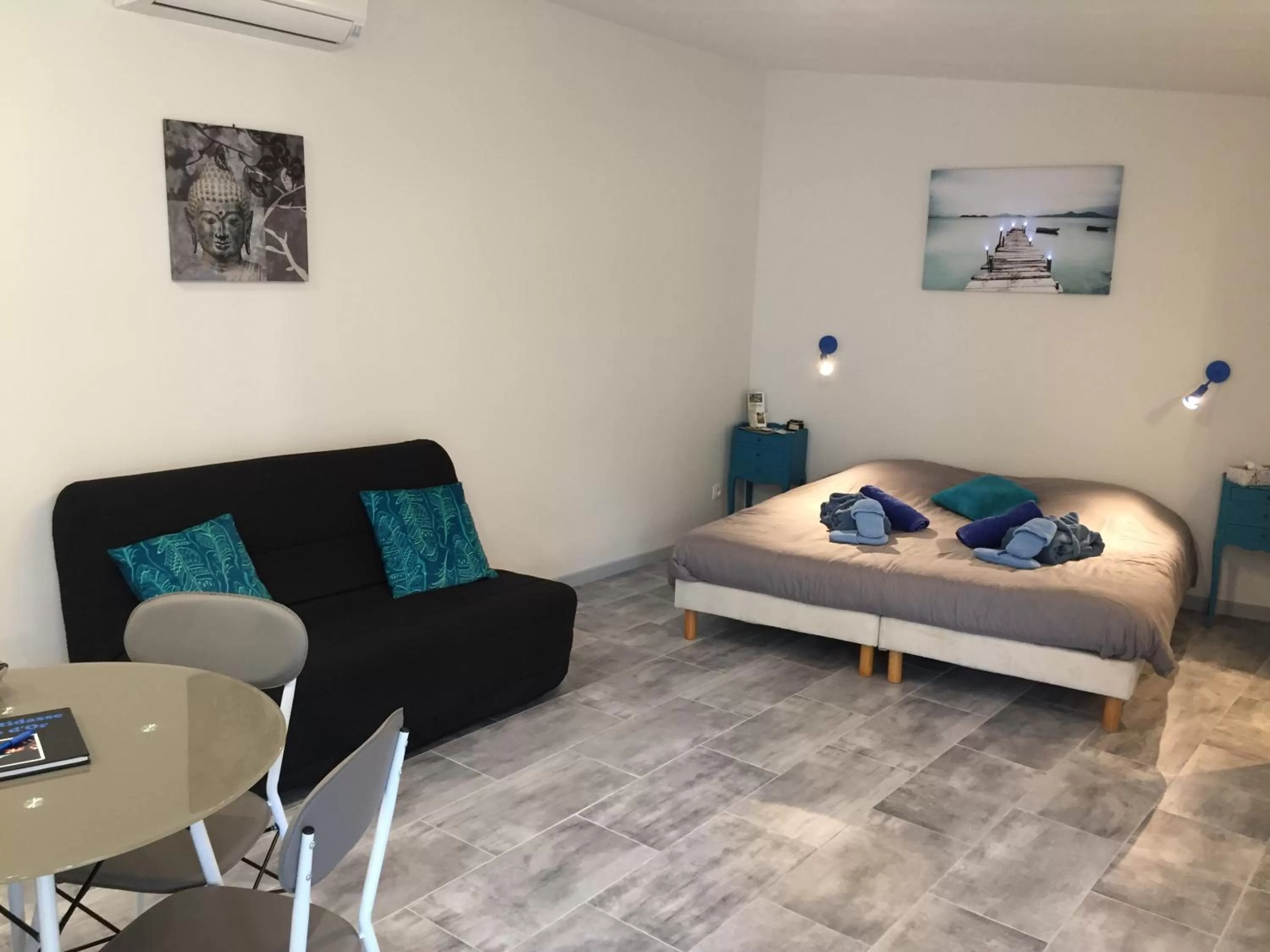 Photo of the whole room, Seating Area in La Bastidasse