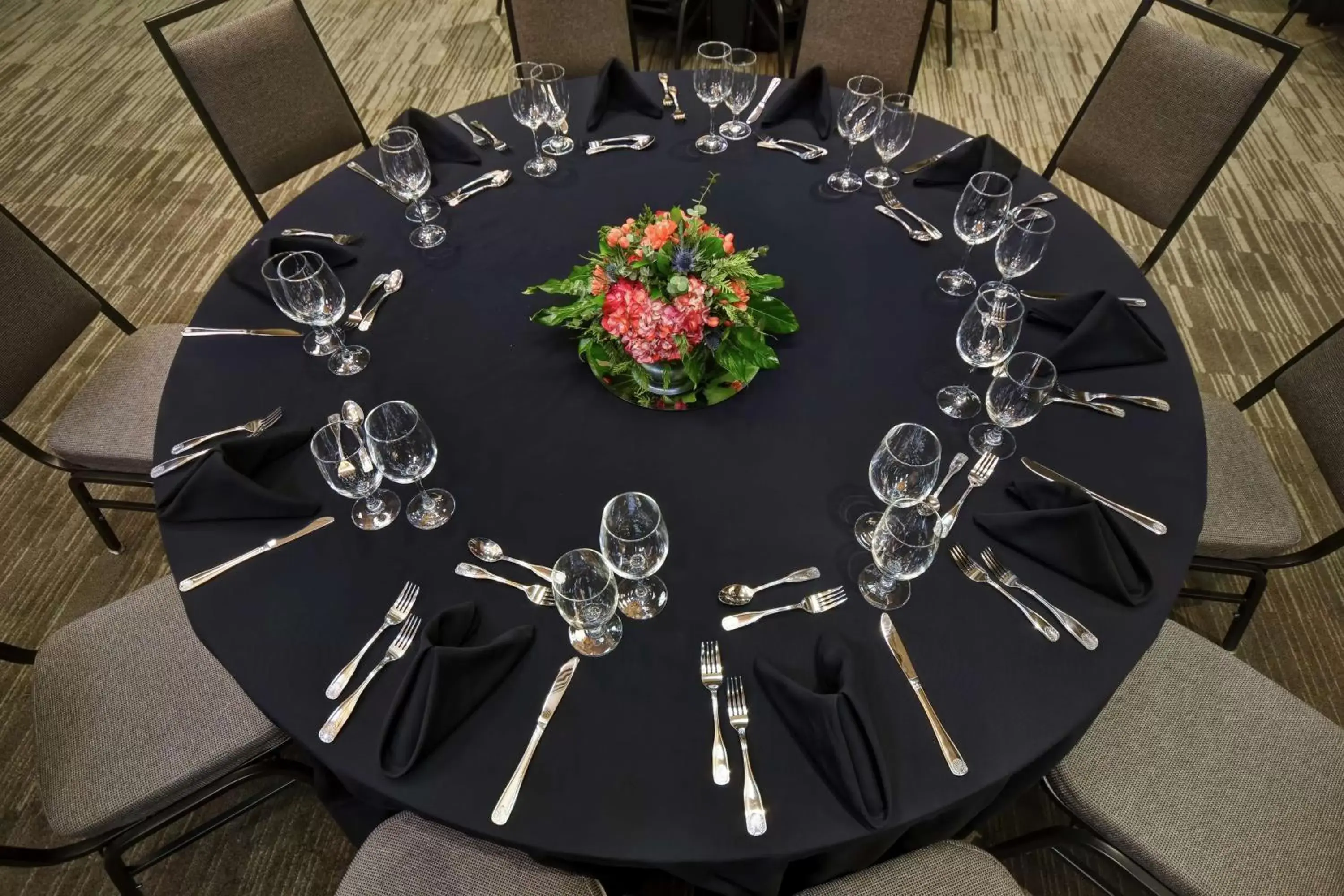 Meeting/conference room, Banquet Facilities in Embassy Suites Little Rock