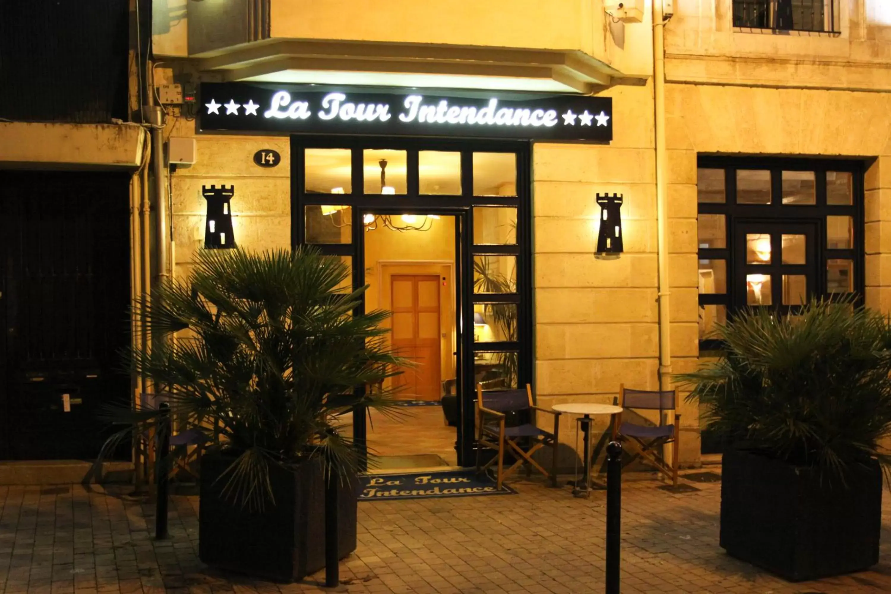 Facade/entrance in Hôtel La Tour Intendance