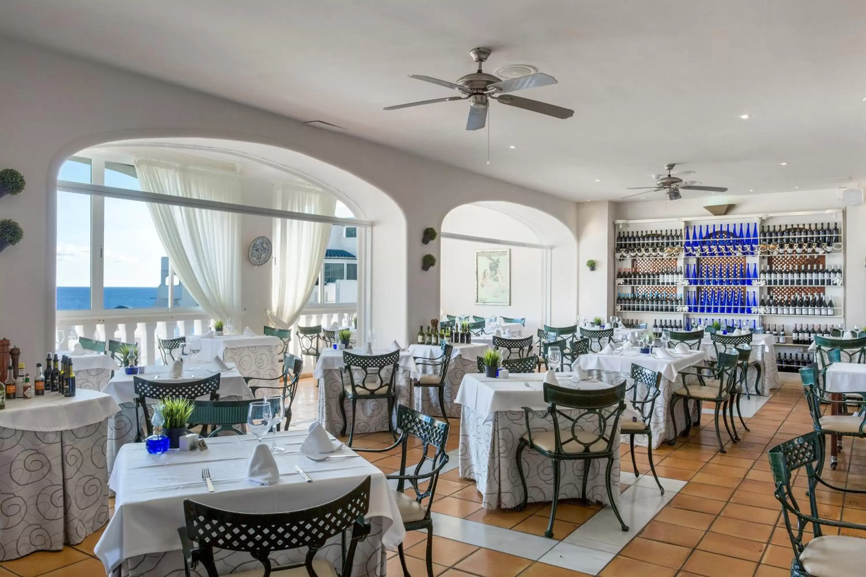 Restaurant/Places to Eat in Santa Barbara Golf and Ocean Club
