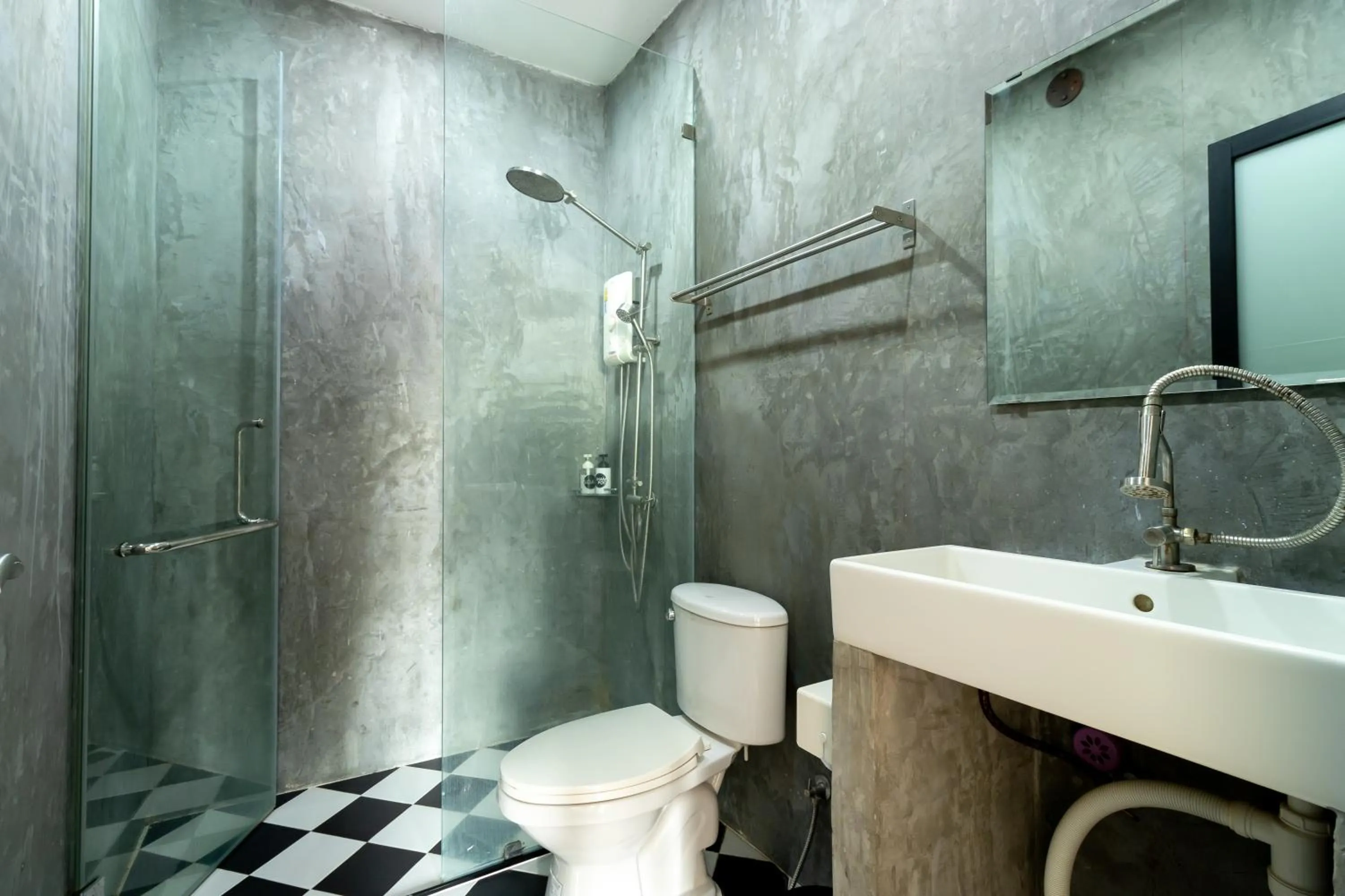 Bathroom in The Secret Service