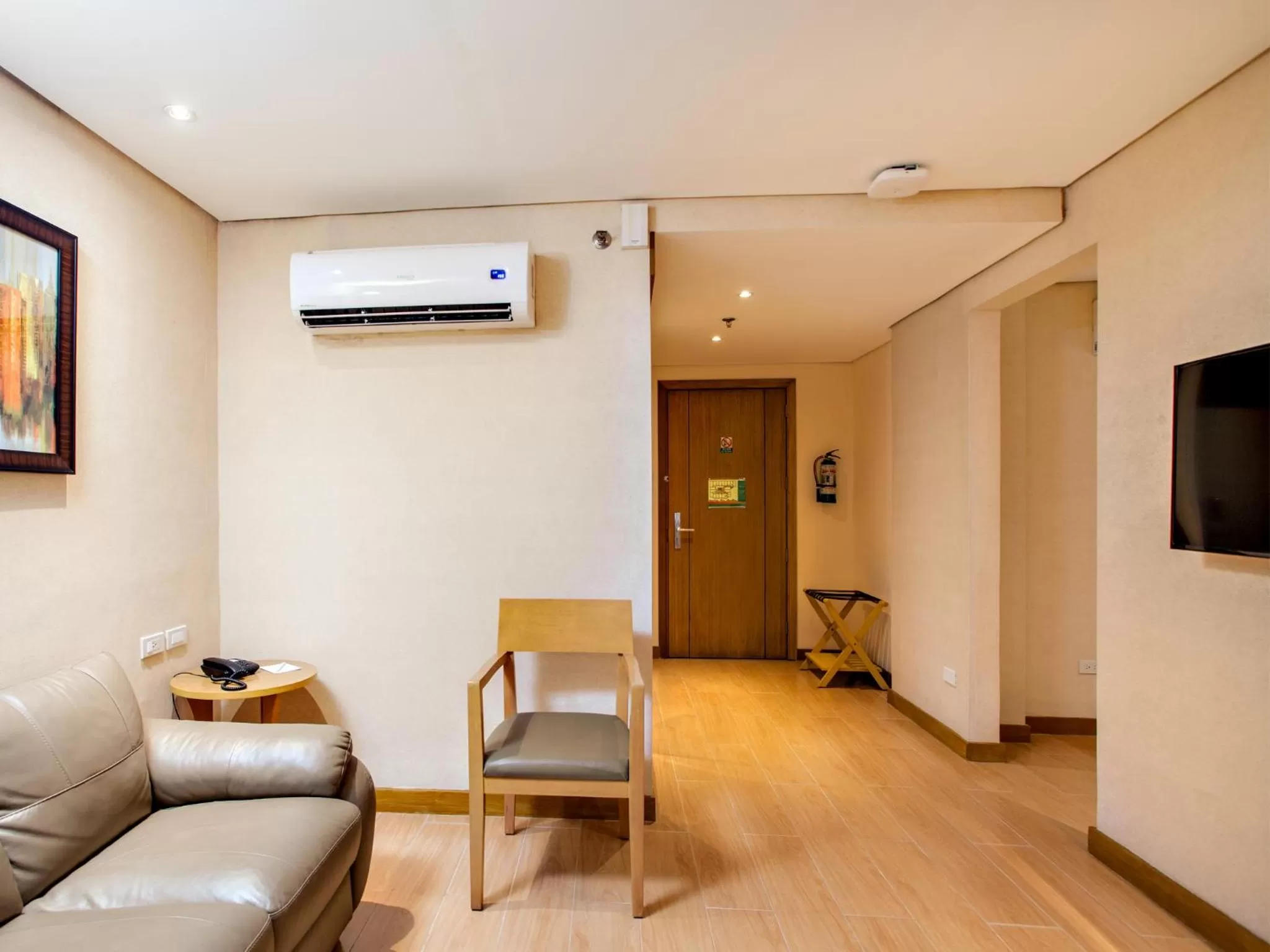 Seating area in Jinjiang Inn - Ortigas