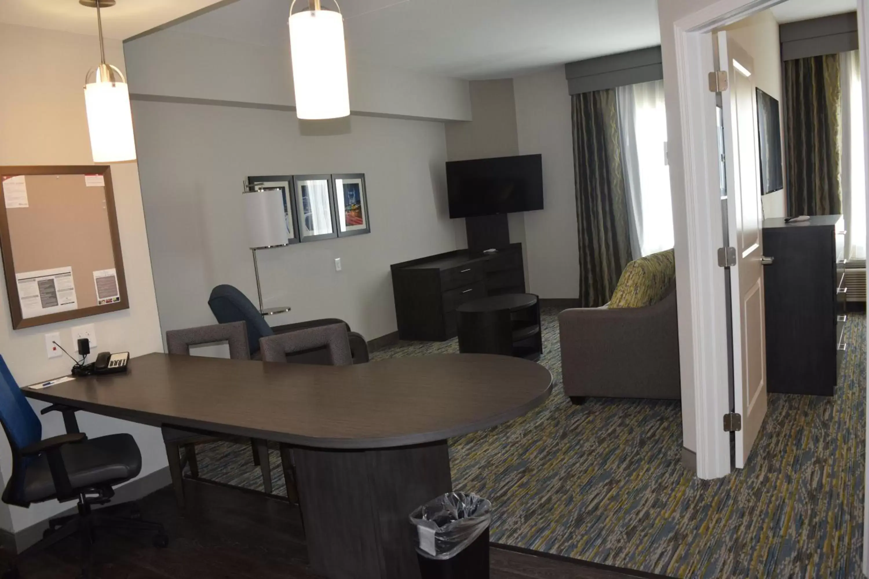 Photo of the whole room, TV/Entertainment Center in Candlewood Suites - Nashville Metro Center, an IHG Hotel