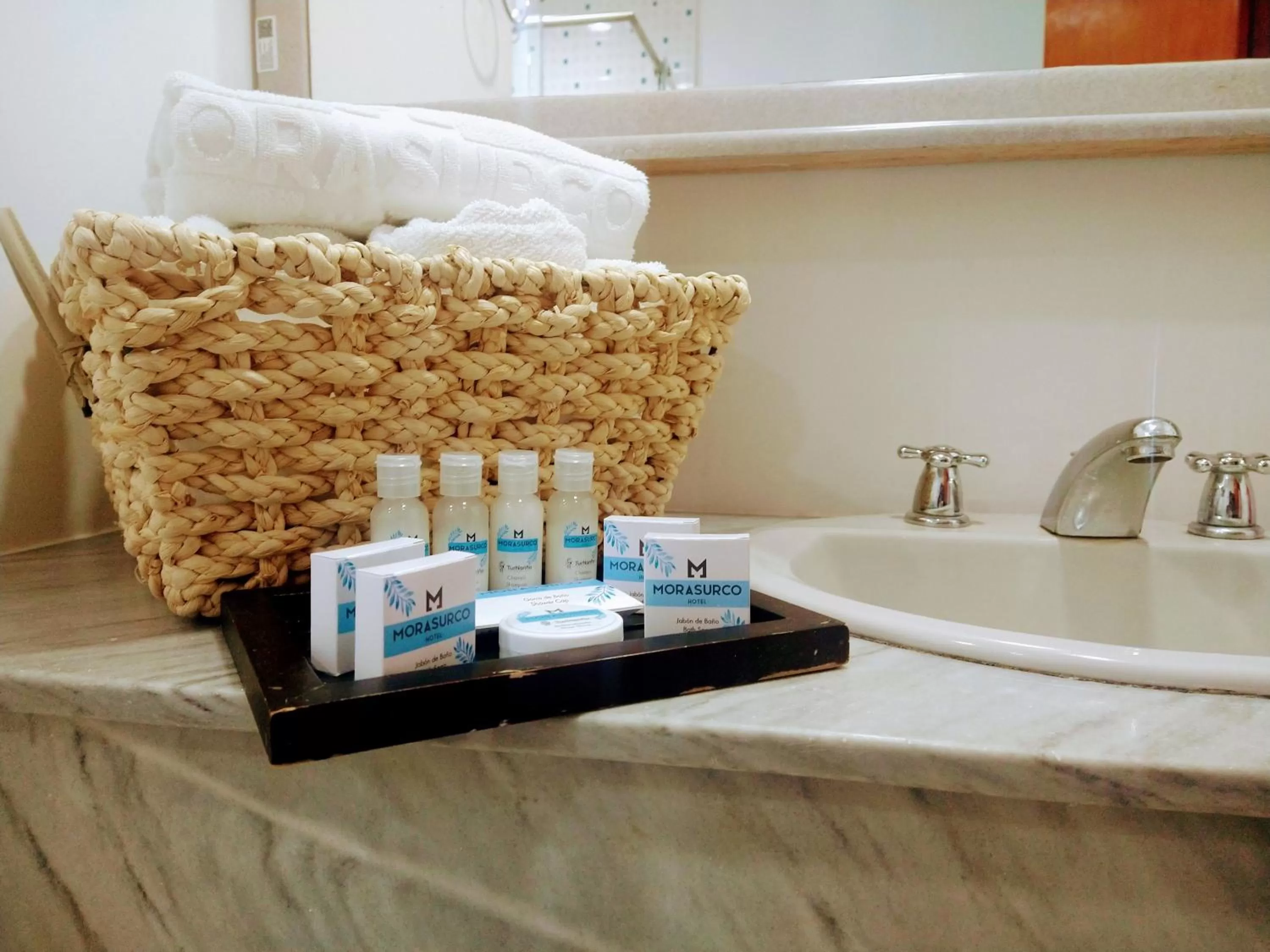 Toilet, Bathroom in Hotel Morasurco