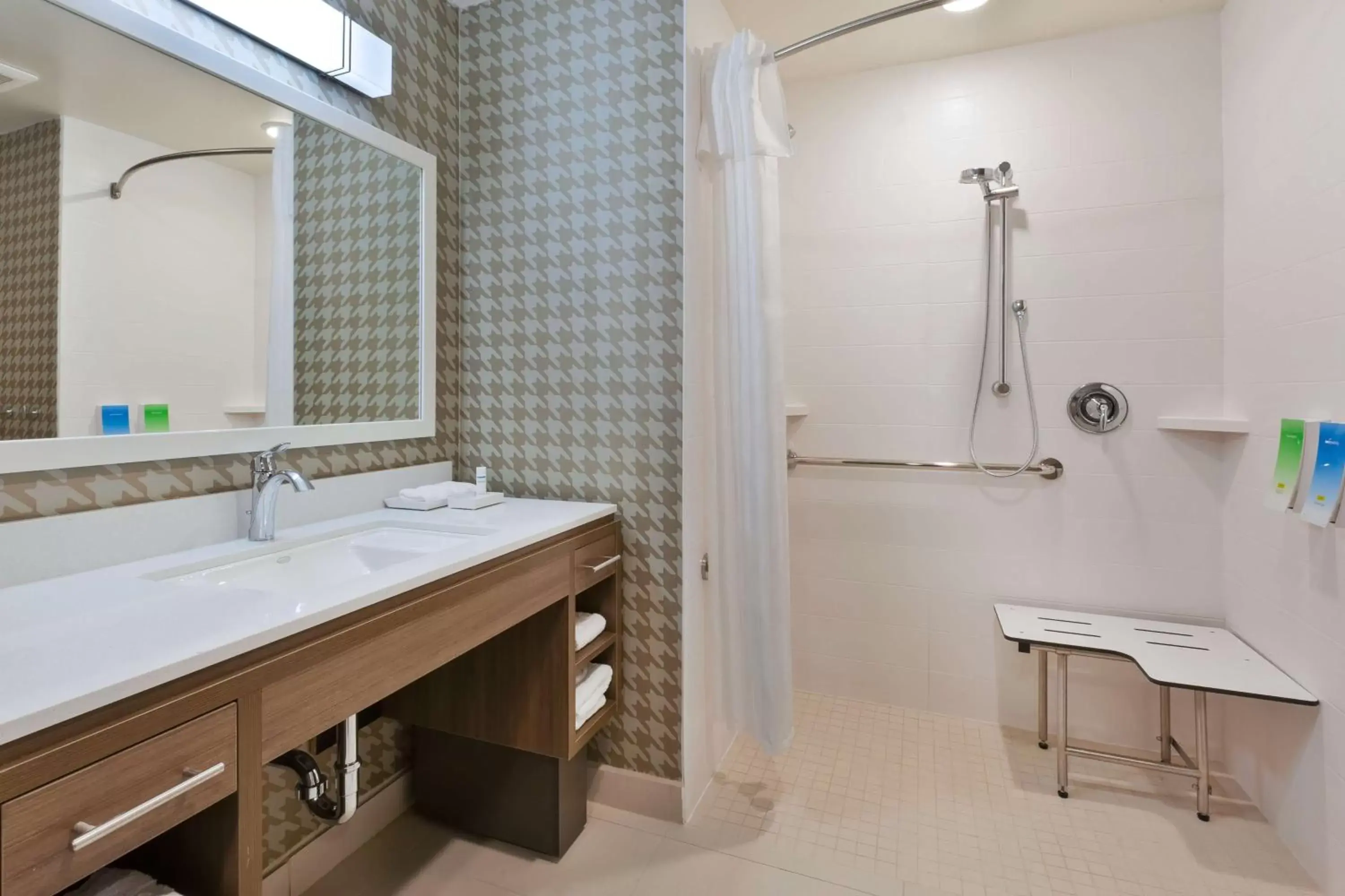 Bathroom in Home2 Suites By Hilton Battle Creek, Mi