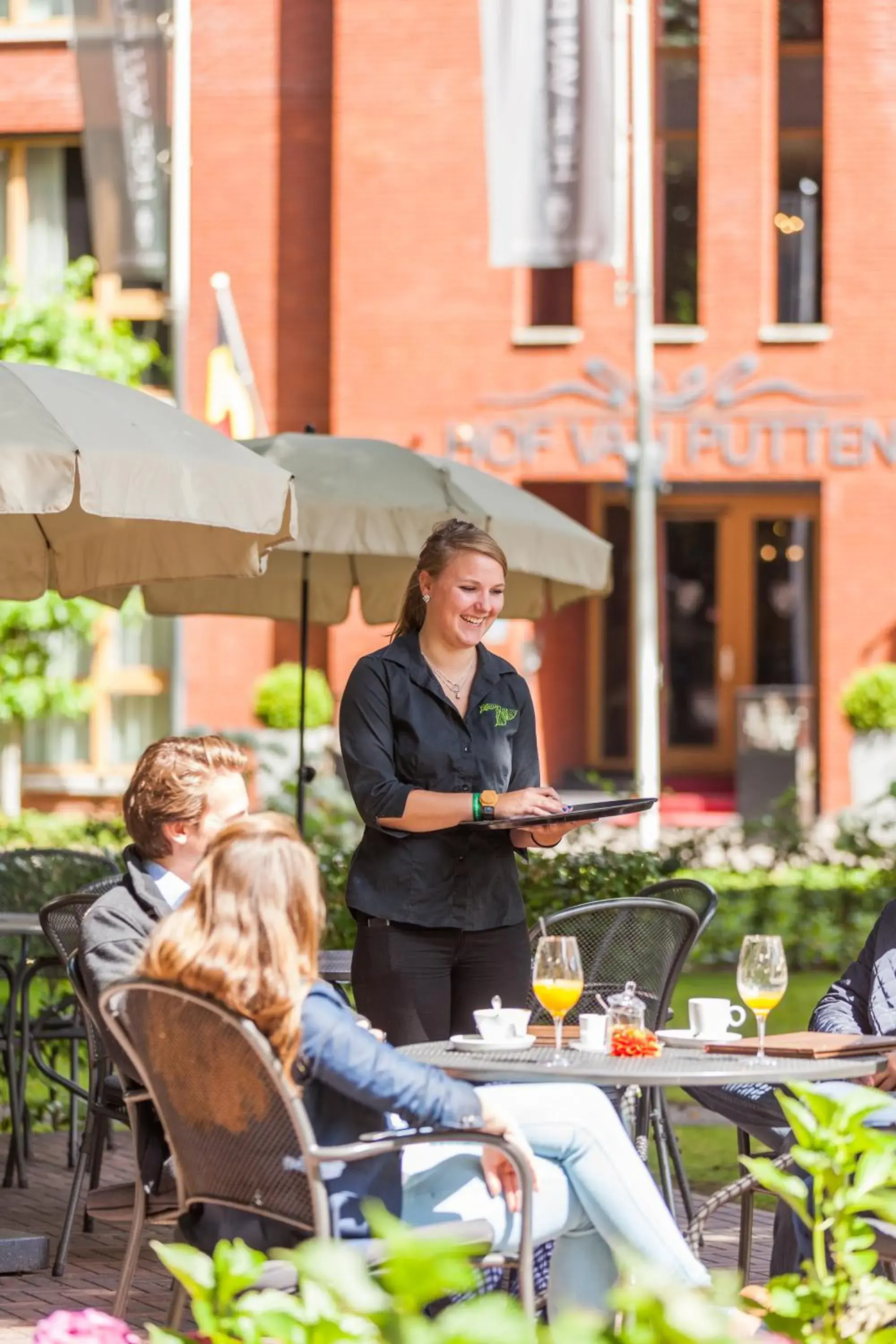 Restaurant/Places to Eat in Hof van Putten