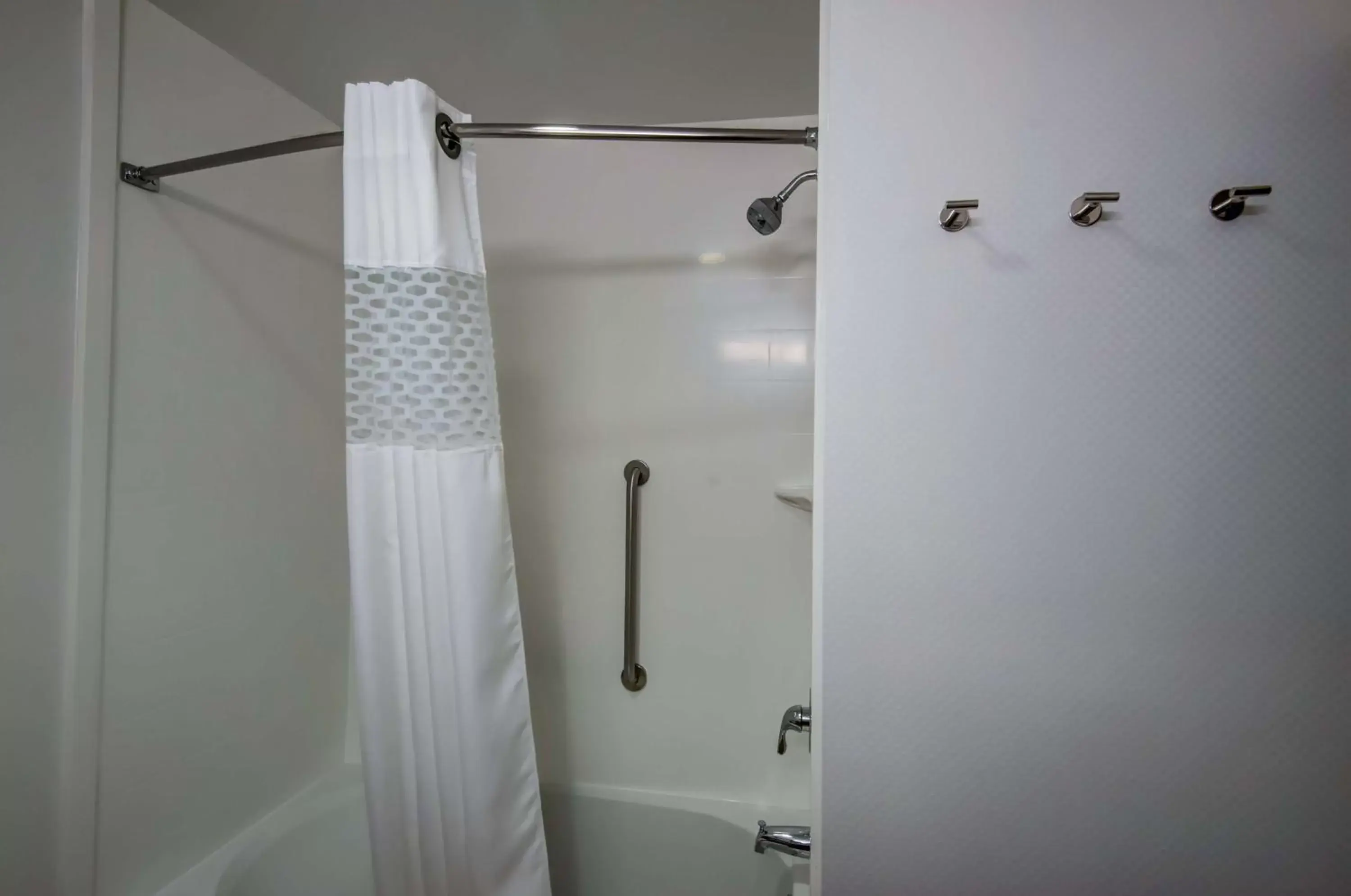 Bathroom in Hampton Inn Plant City Bathroom in Hampton Inn Plant City