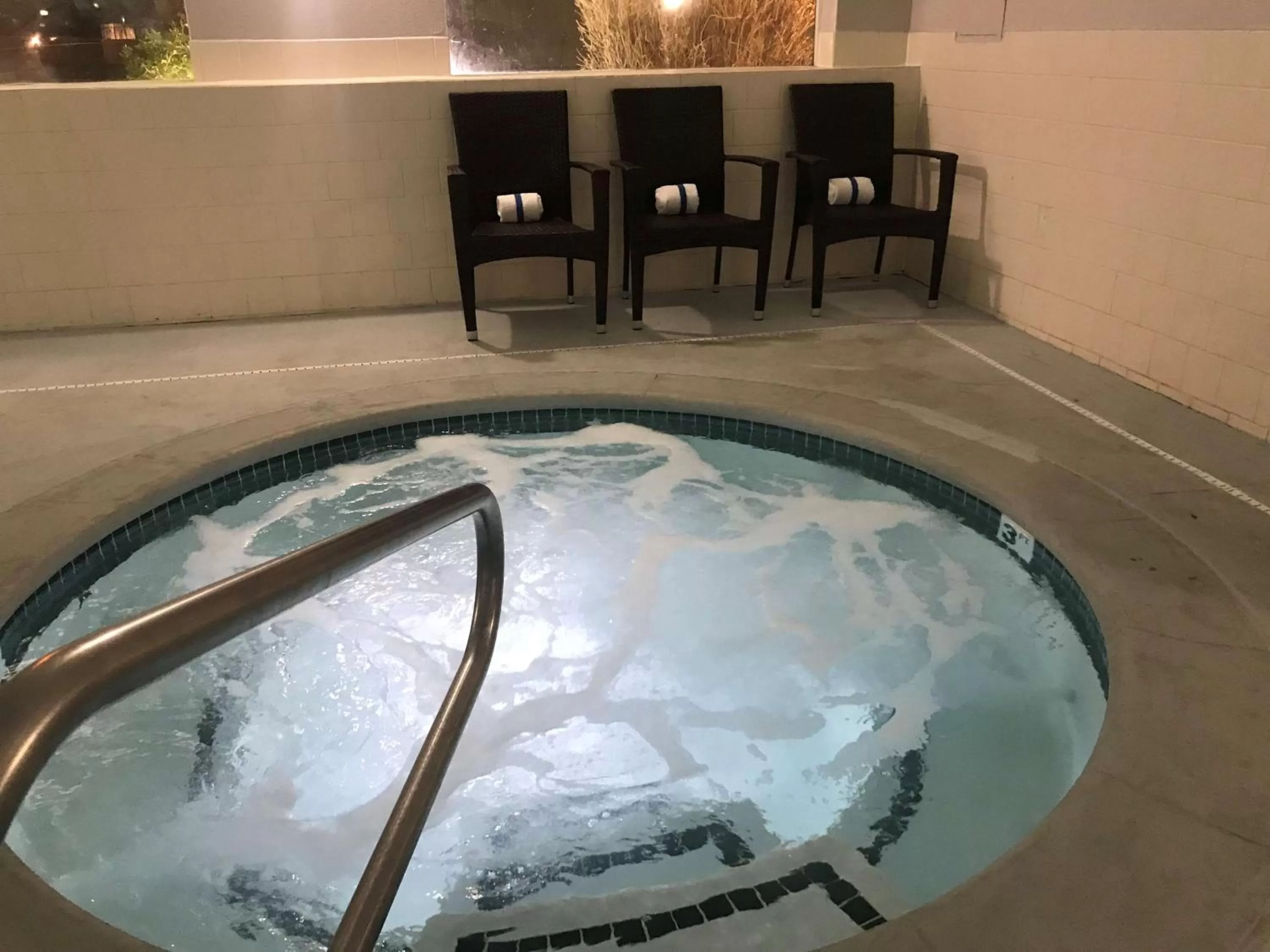 Hot Tub in West Valley Inn