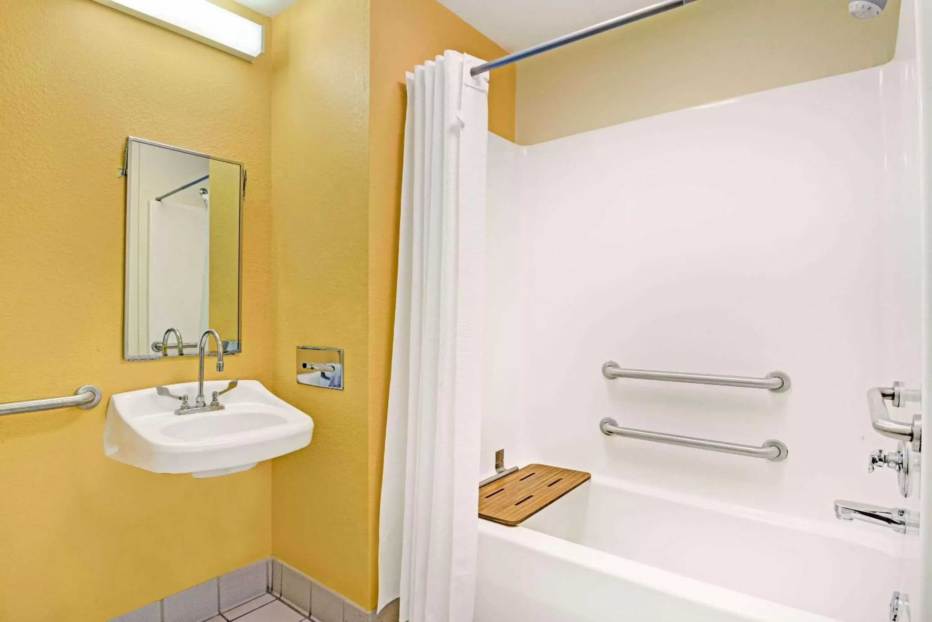 Bathroom in Days Inn & Suites by Wyndham Siler City