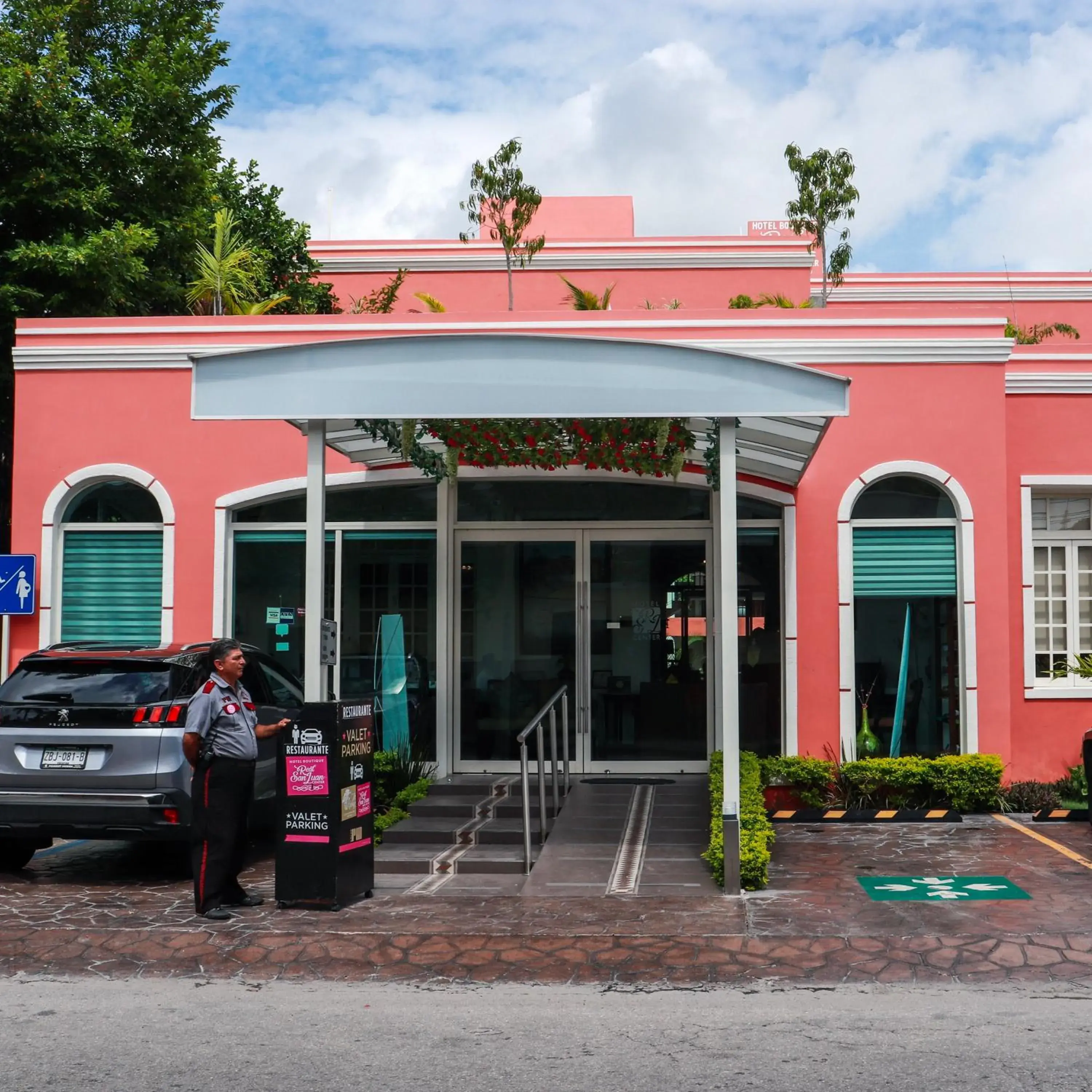 Facade/entrance in Hotel Boutique Real San Juan Center