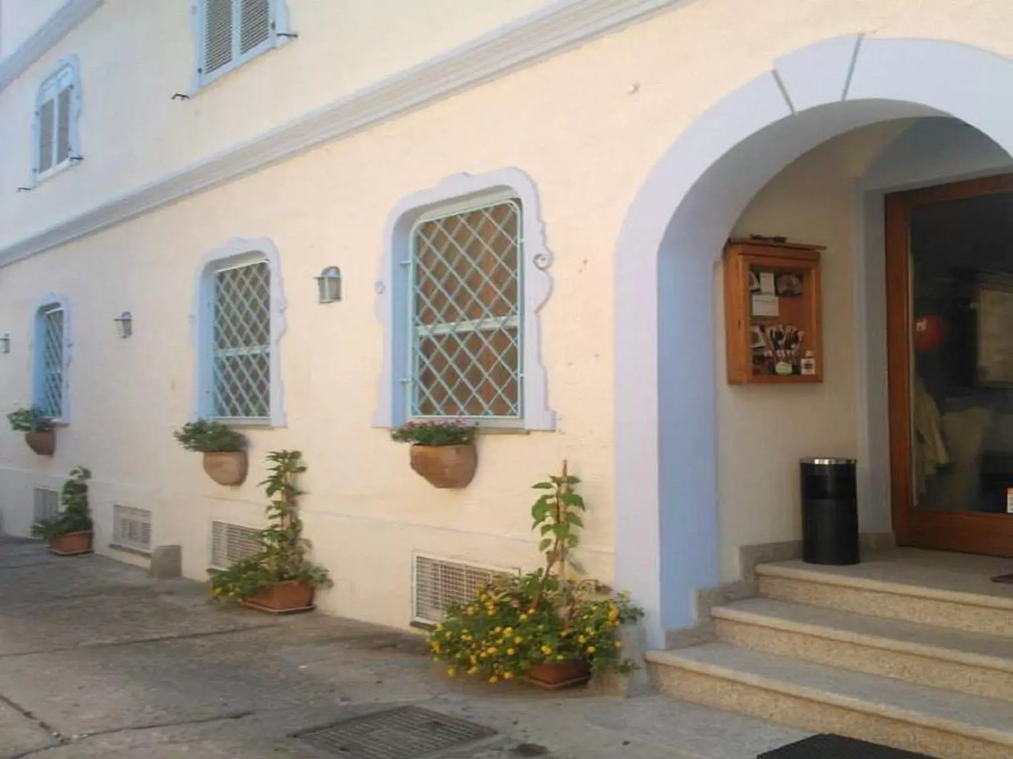 Facade/entrance in Hotel Su Barchile