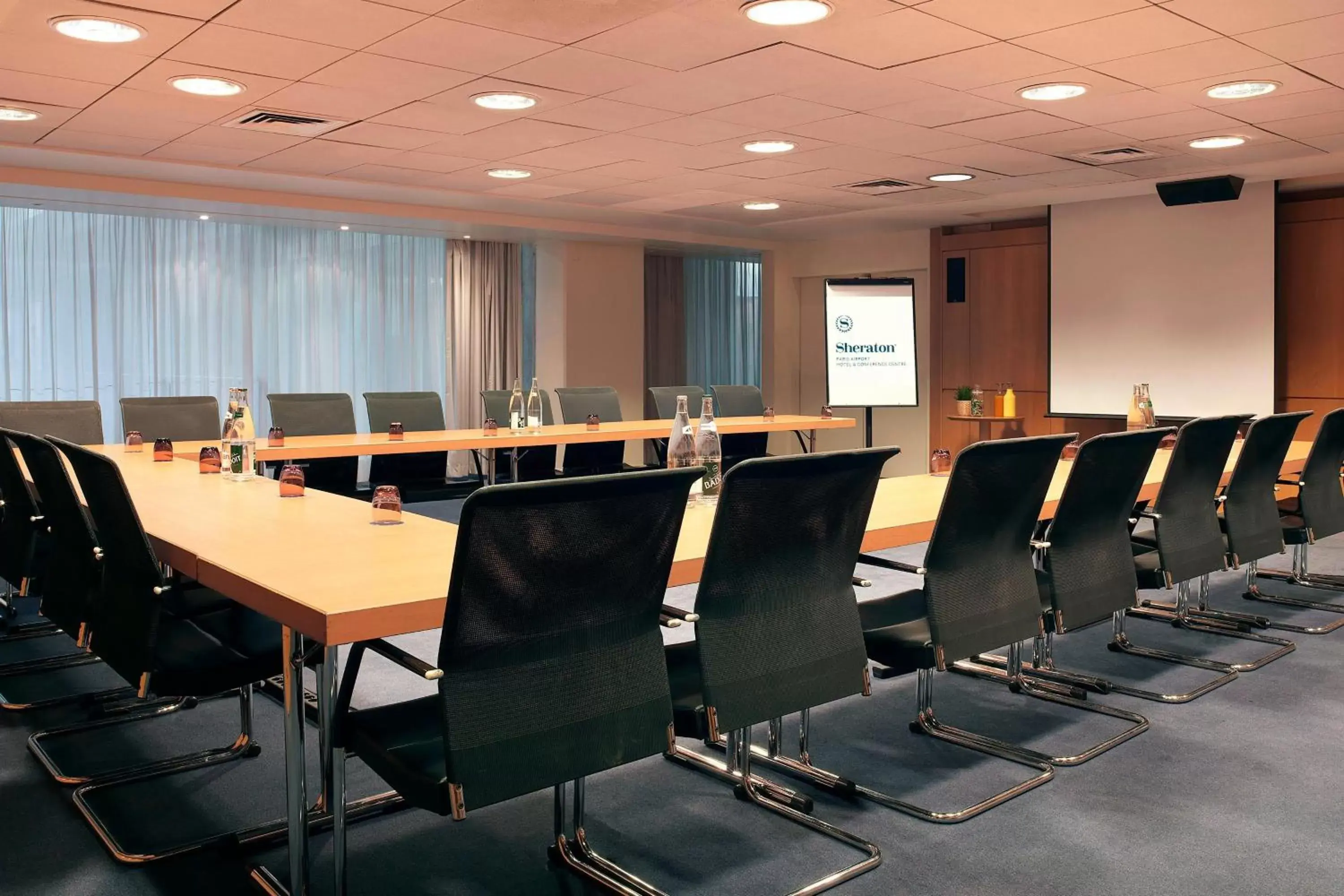 Meeting/conference room in Sheraton Paris Charles de Gaulle Airport Hotel