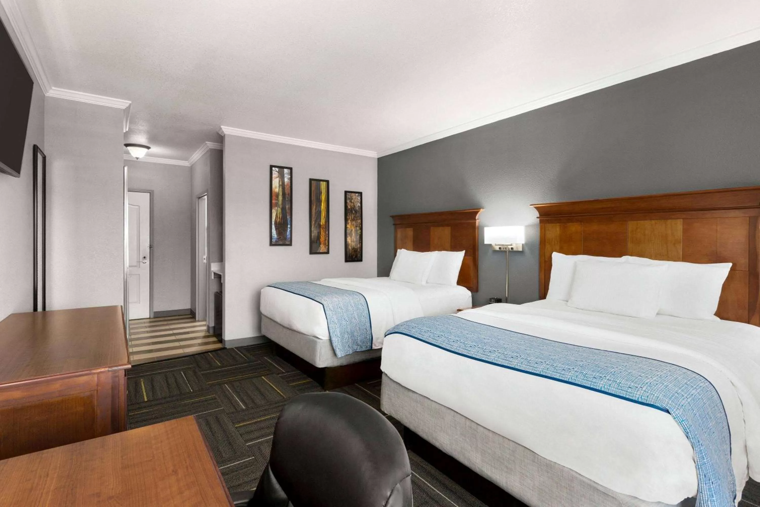 Photo of the whole room, Bed in La Quinta by Wyndham Dublin