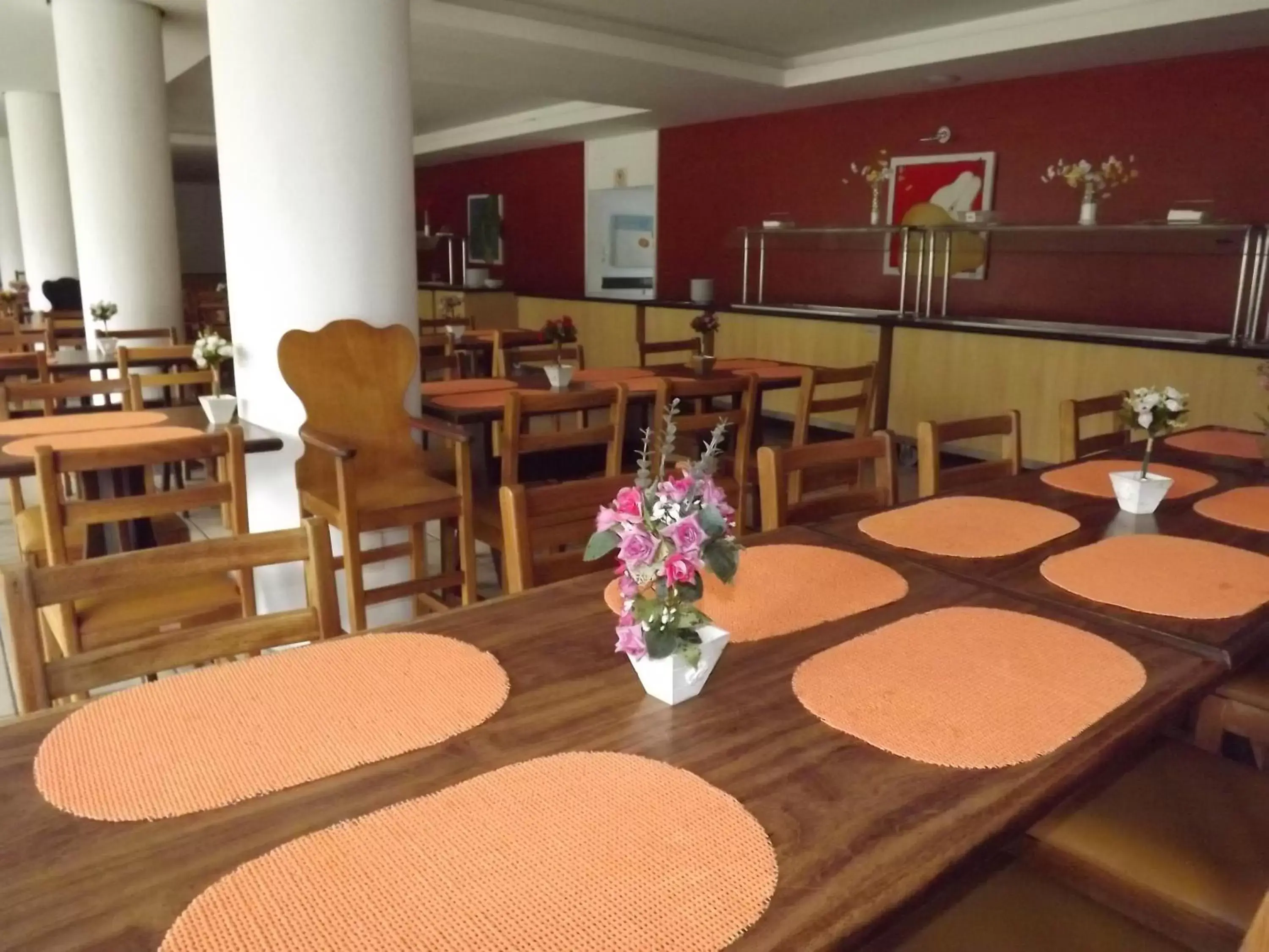 Restaurant/Places to Eat in VOA Plazza Hotel