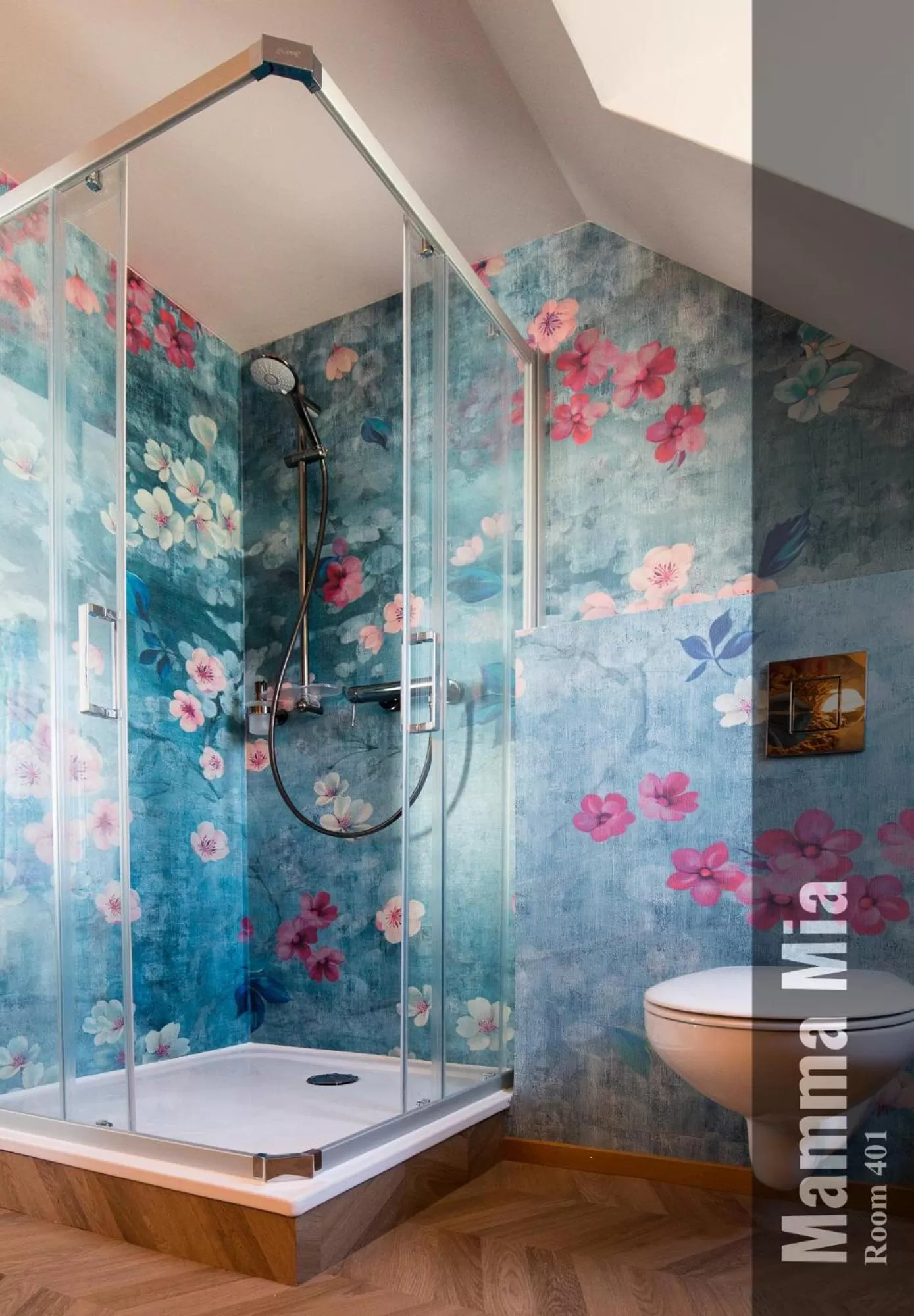 Shower in The Henry Self Check-In Guesthouse