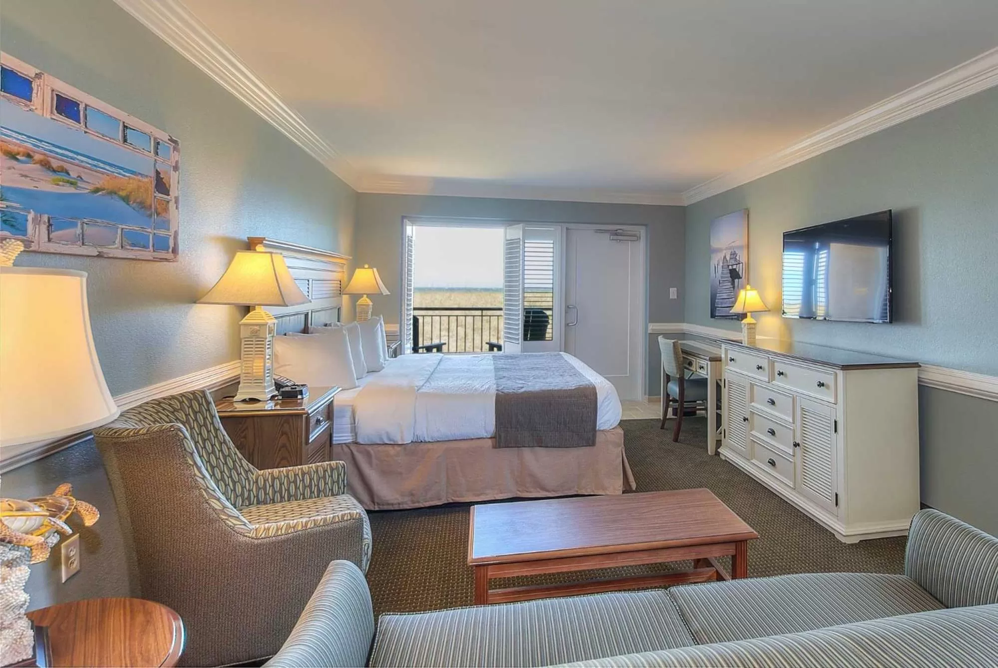 Bedroom, Bed in Shutters on the Banks