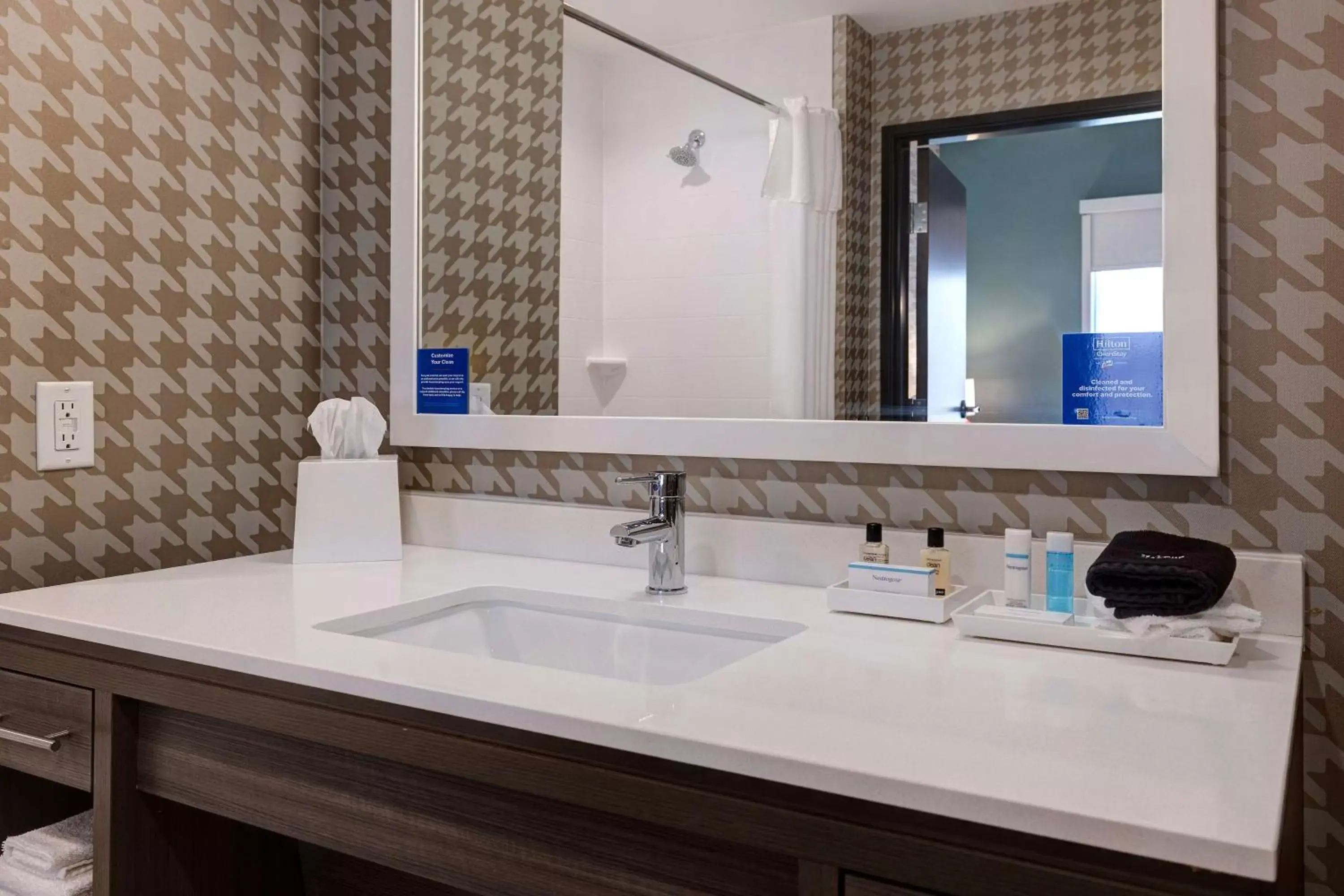 Bathroom in Home2 Suites By Hilton DeKalb