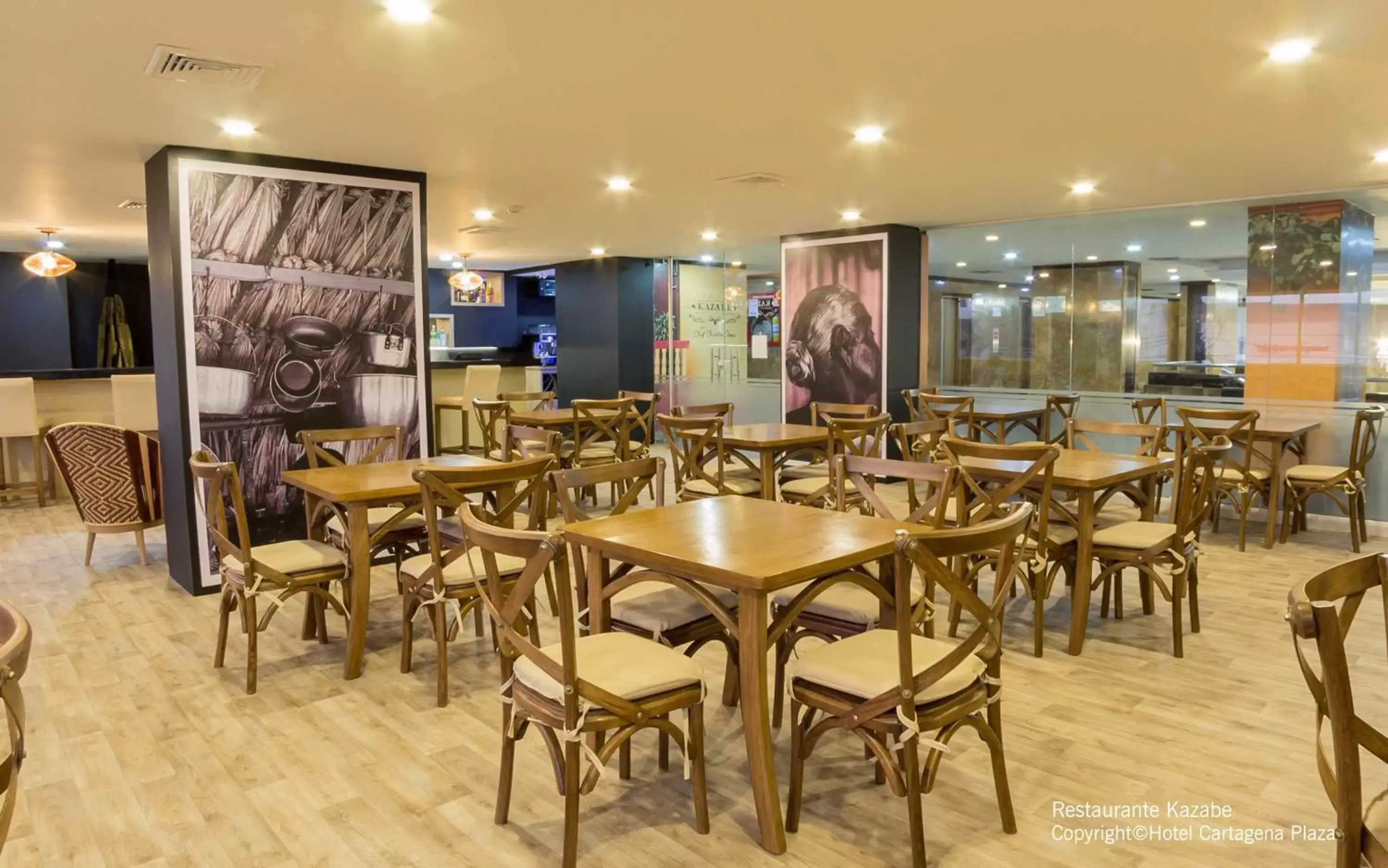 Restaurant/Places to Eat in Hotel Cartagena Plaza