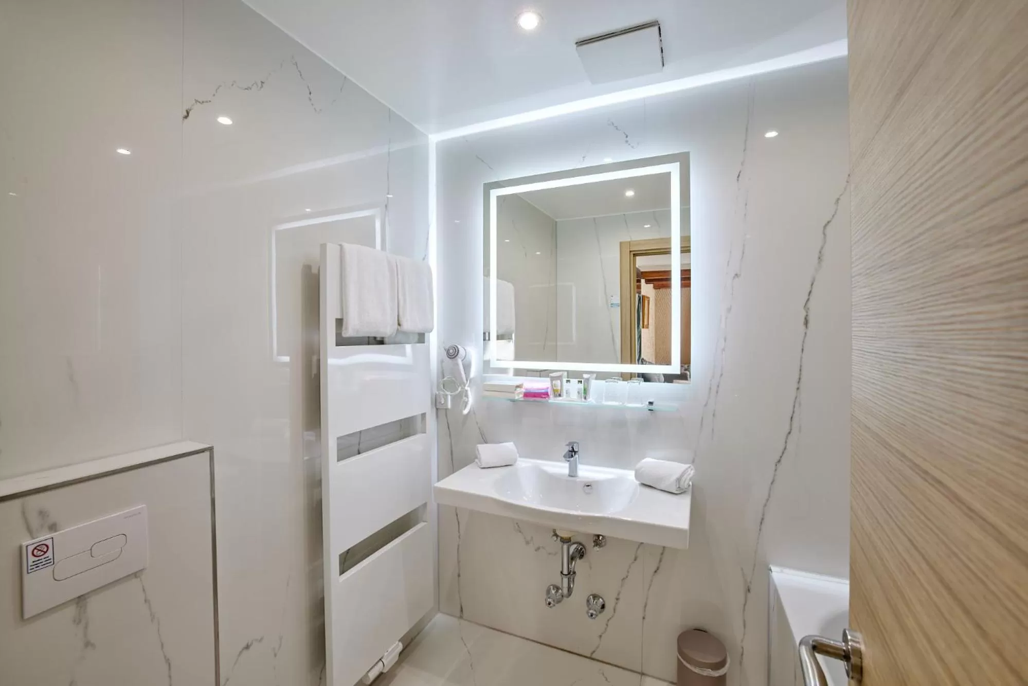 Bathroom in Atlas Posthotel