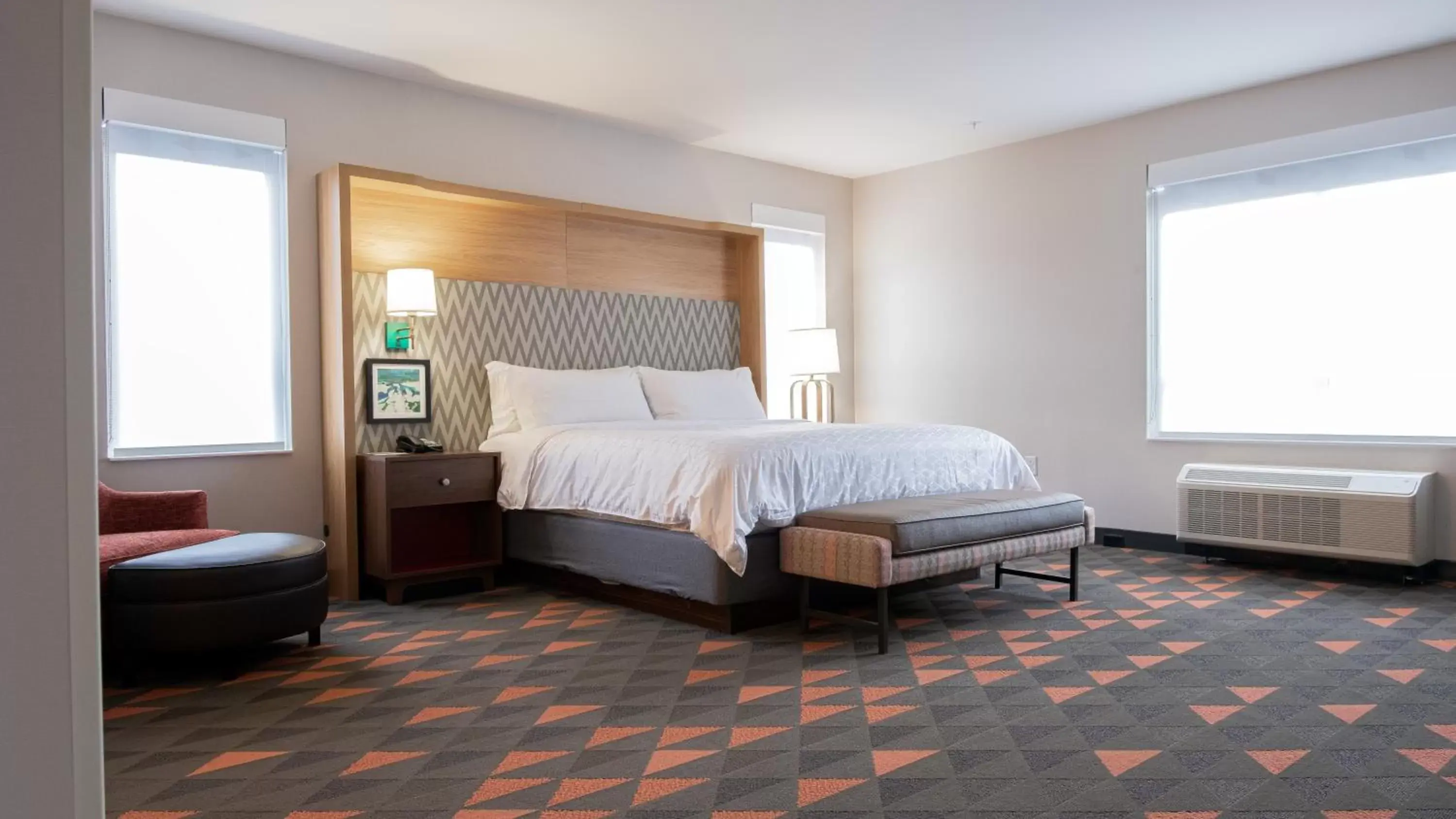 Bed in Holiday Inn & Suites Philadelphia W - Drexel Hill, an IHG Hotel