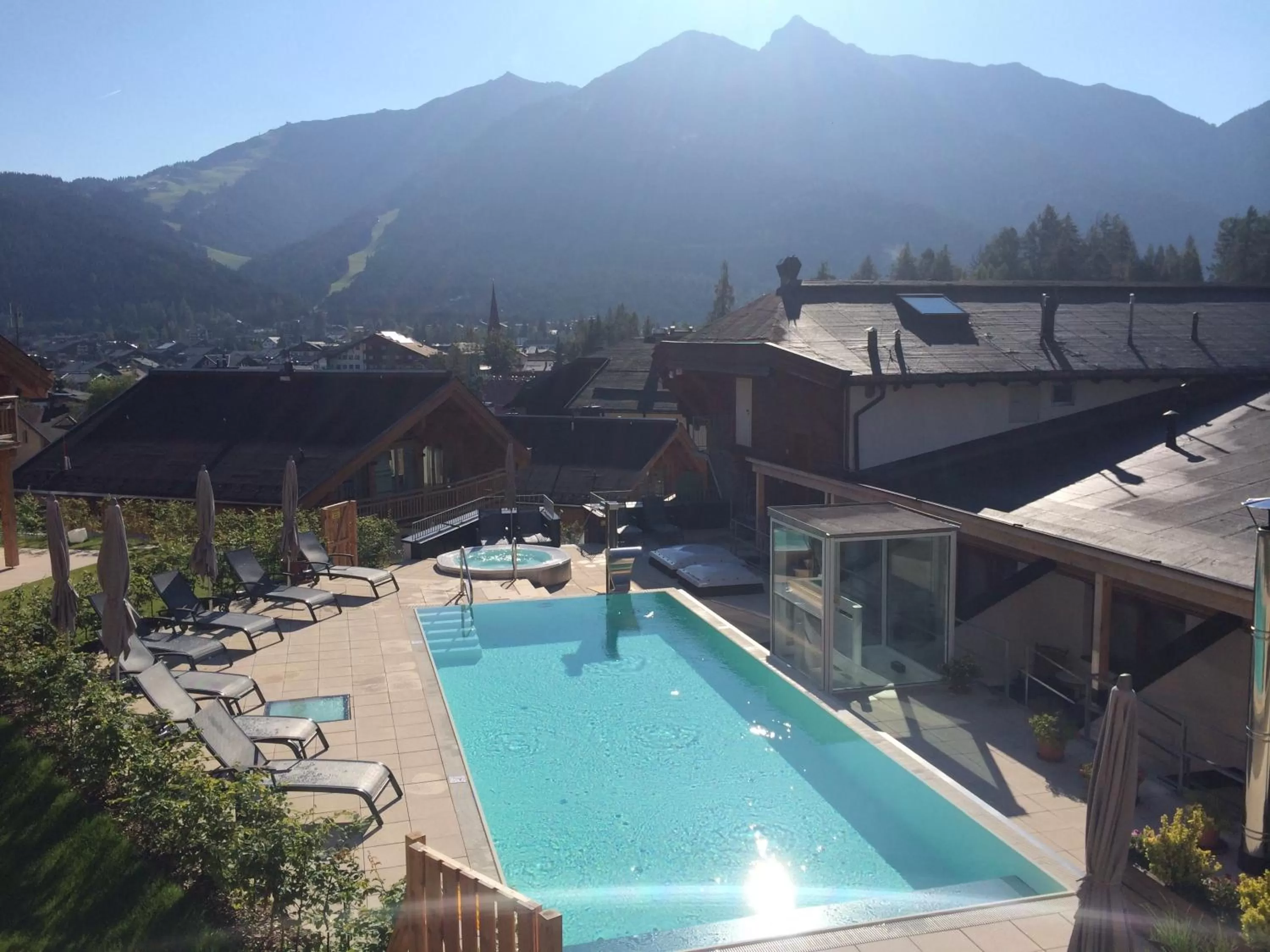 Facade/entrance in Mountains Hotel