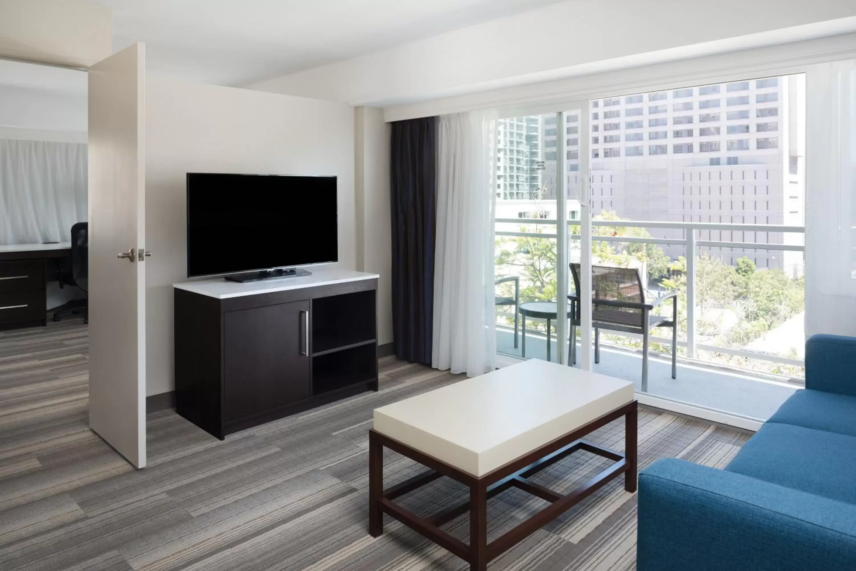 Photo of the whole room, TV/Entertainment Center in Holiday Inn Express - Downtown San Diego, an IHG Hotel