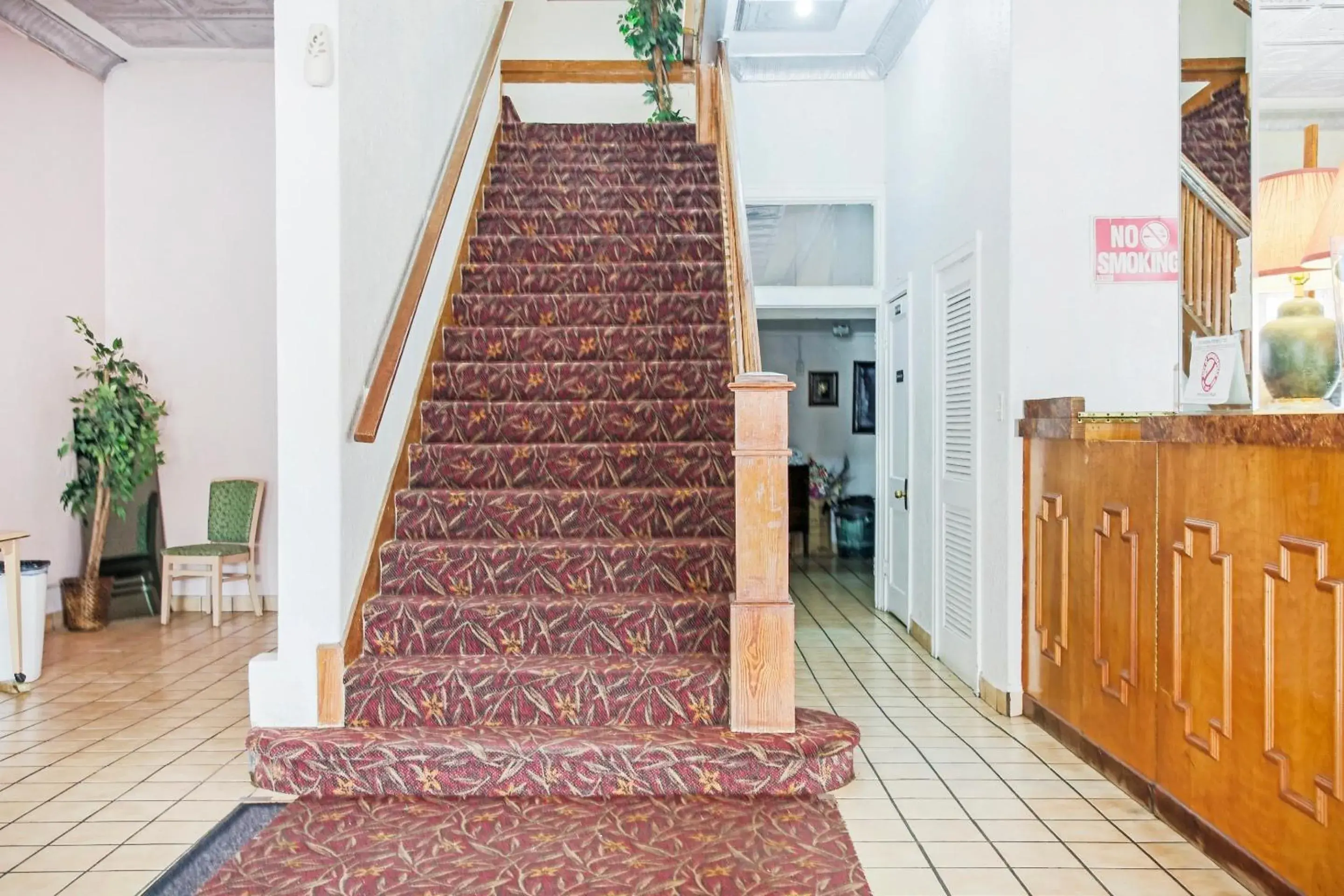 Lobby or reception in OYO Cameron Historic Hotel Brownsville I-69E