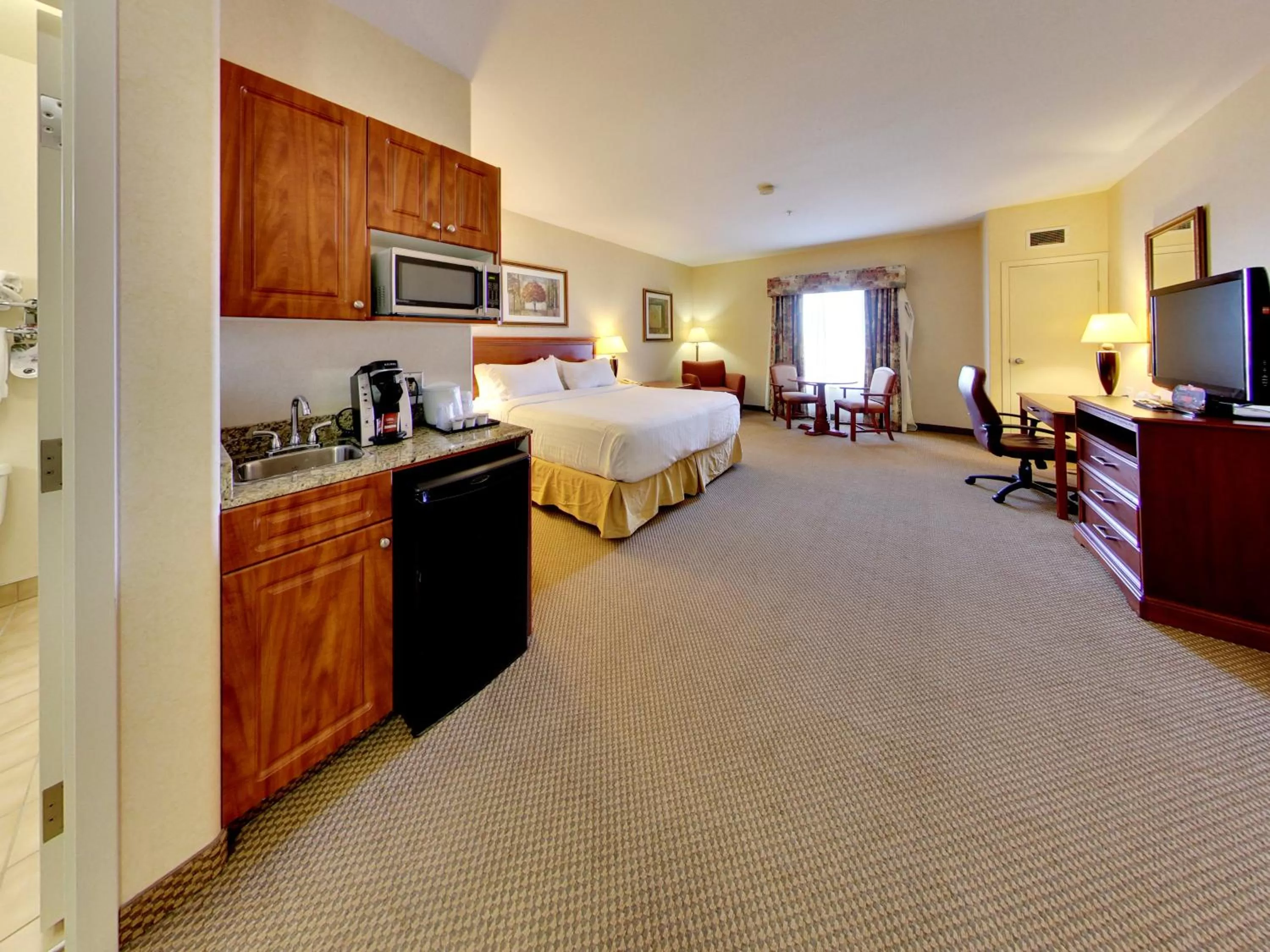 Photo of the whole room, Bed in Holiday Inn Express Hotel & Suites - Edmonton International Airport by IHG