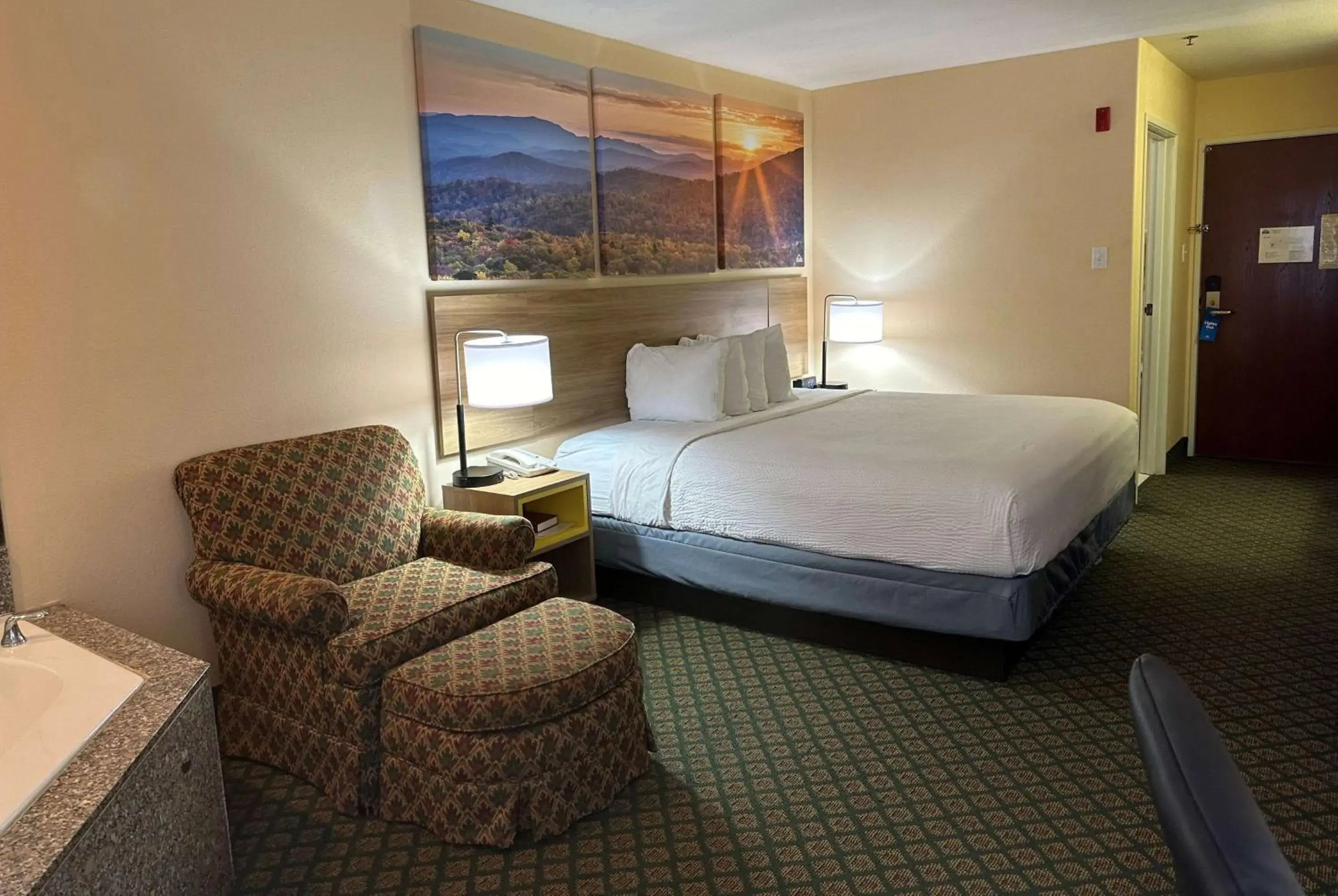 Photo of the whole room in Days Inn & Suites by Wyndham Eunice