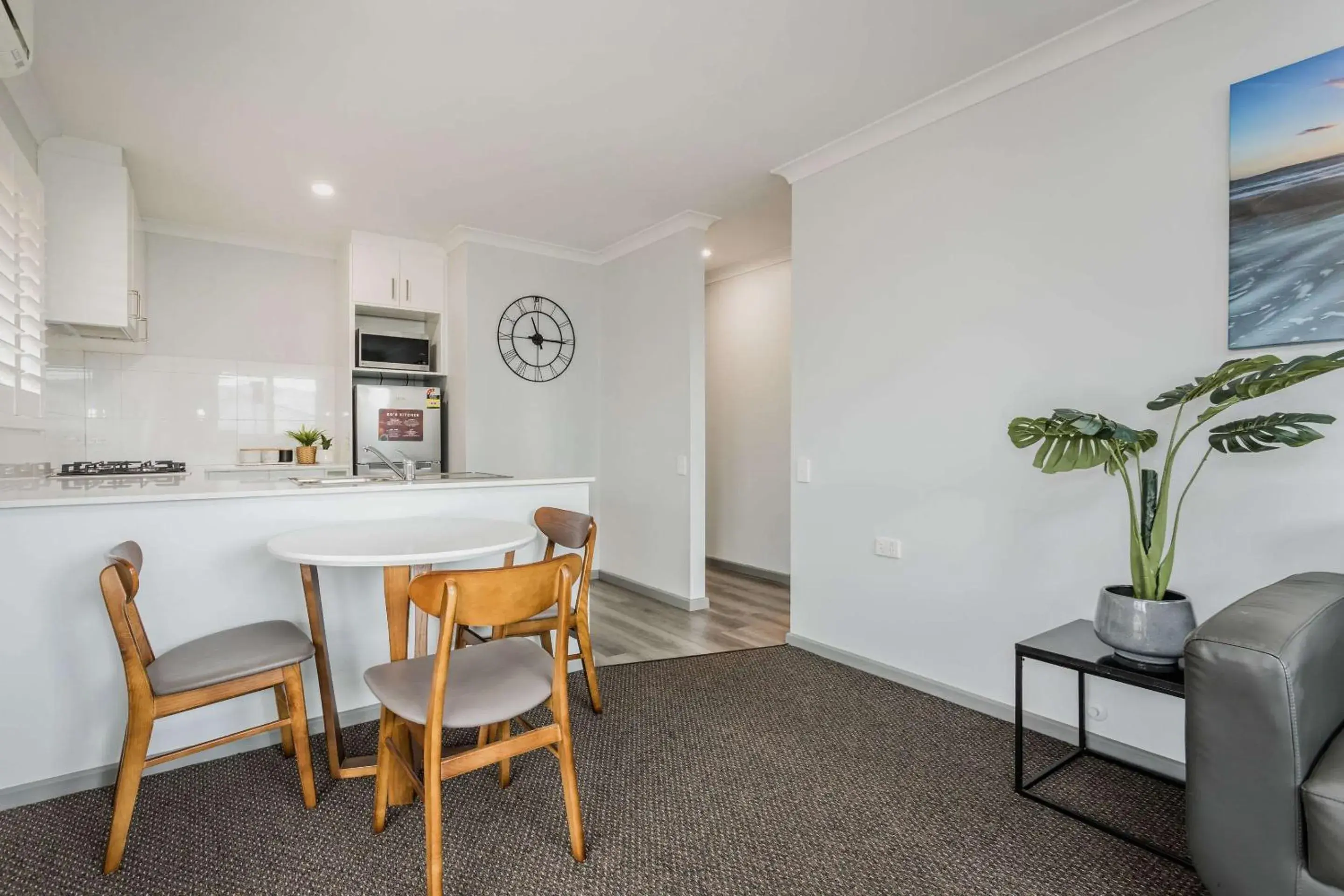 Bedroom, Dining Area in Quality Apartments Banksia Albany