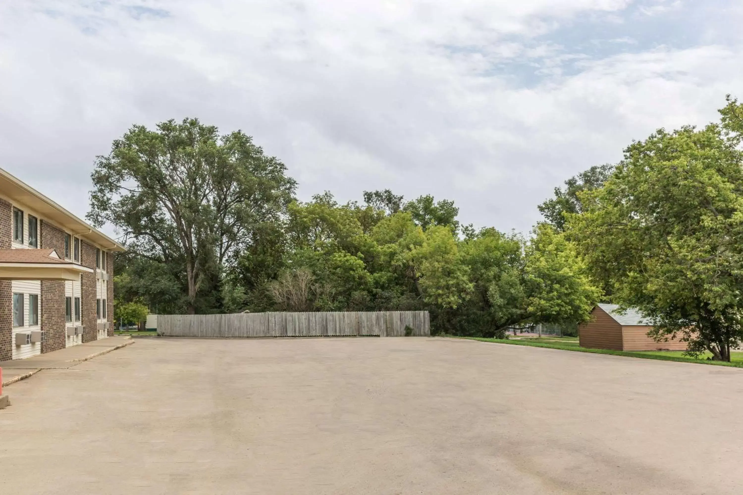 Property building in Super 8 by Wyndham Madison Property building in Super 8 by Wyndham Madison