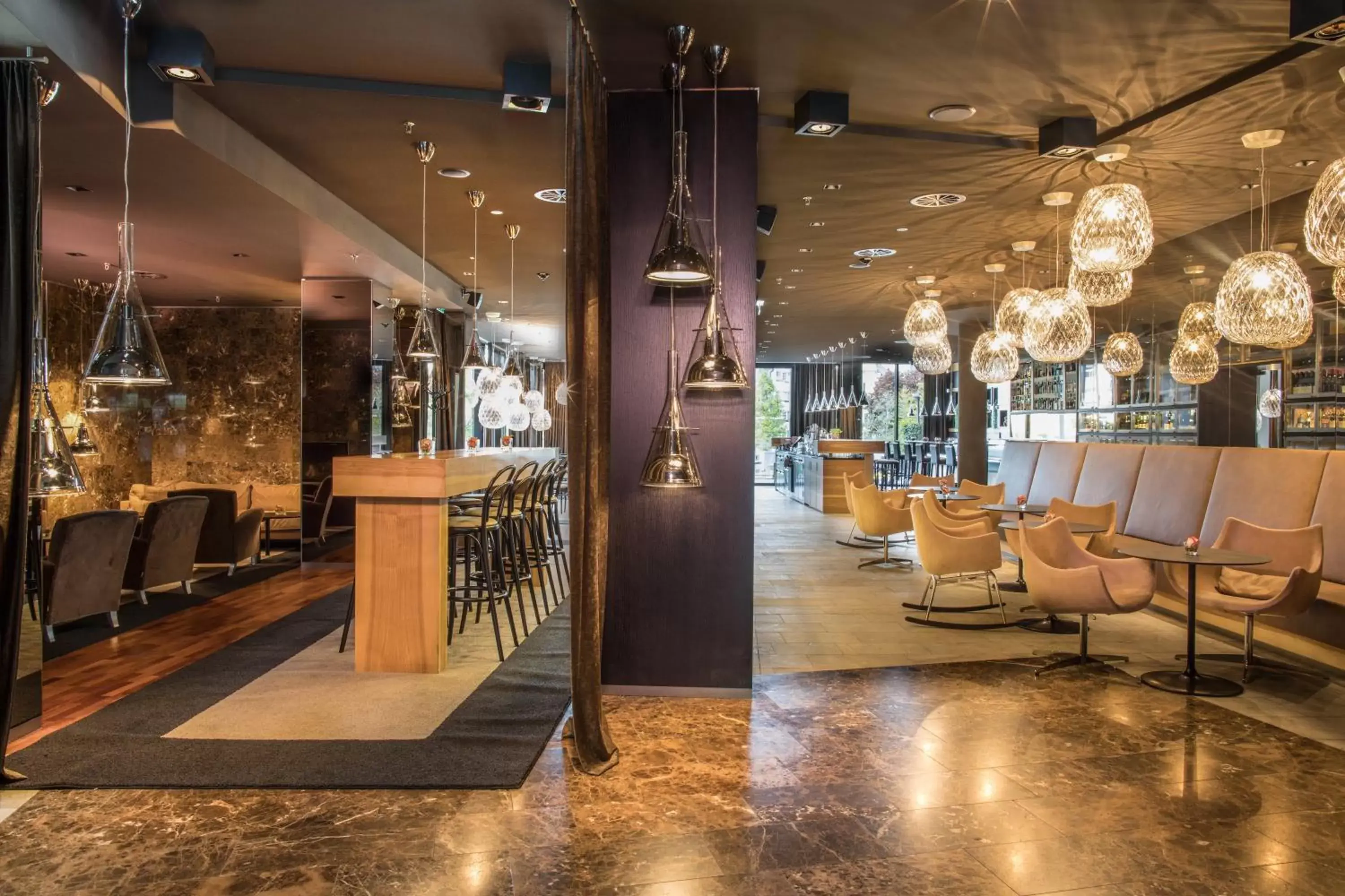 Lounge or bar, Lounge/Bar in voco® Villach, an IHG Hotel