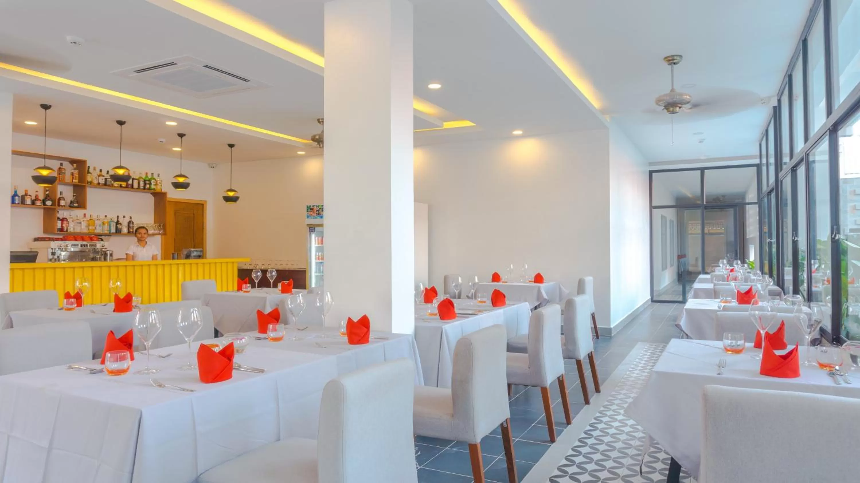 Restaurant/places to eat in Angkor Aurora