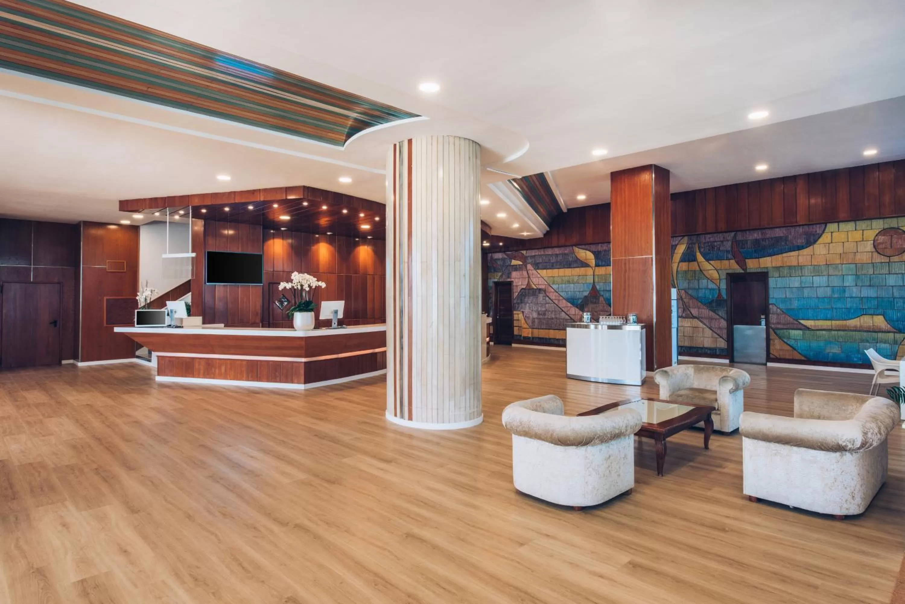 Lobby or reception in Iberostar Waves Bouganville Playa