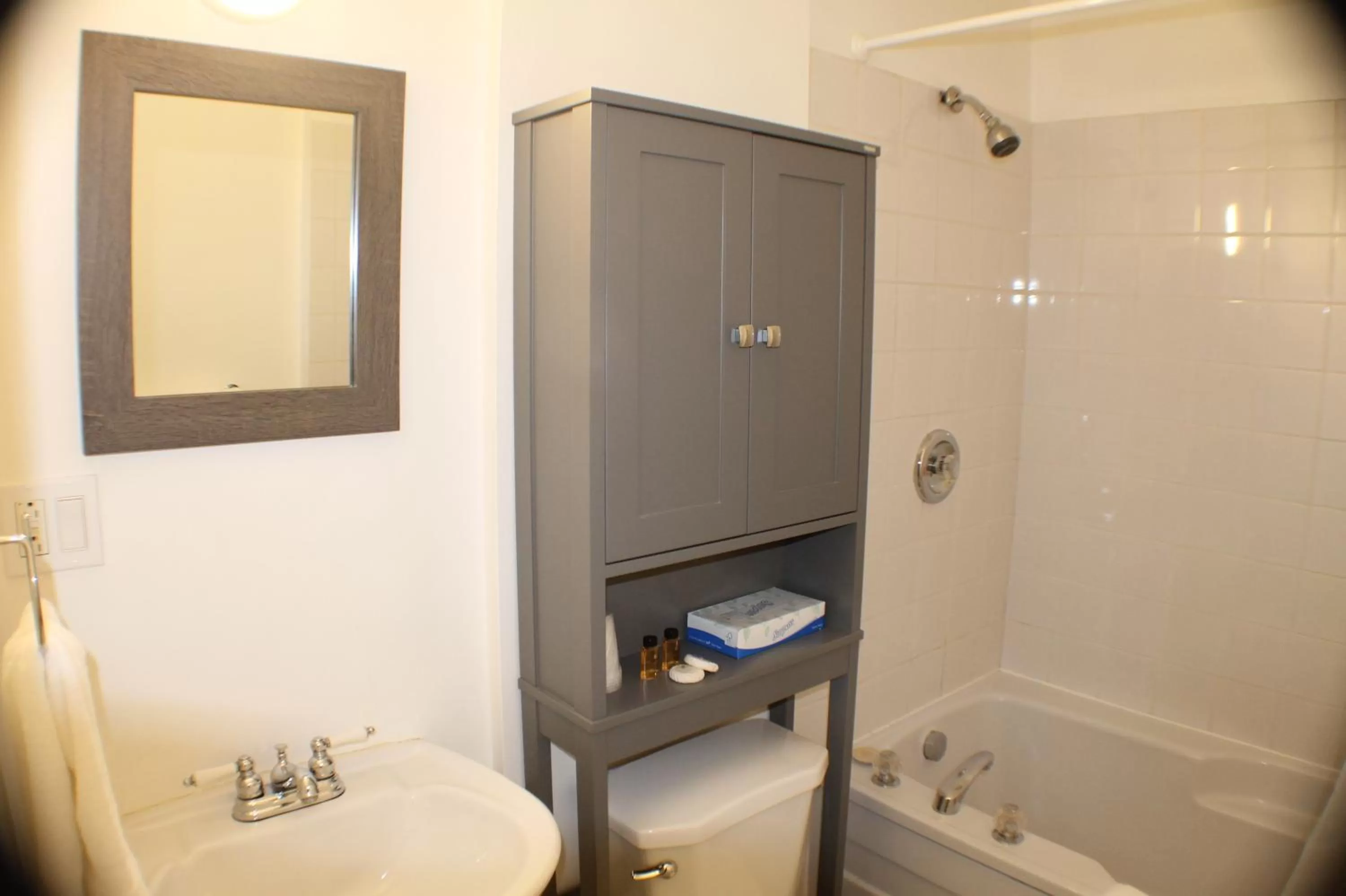 Bathroom in Auberge Valcartier - Par Aneyro