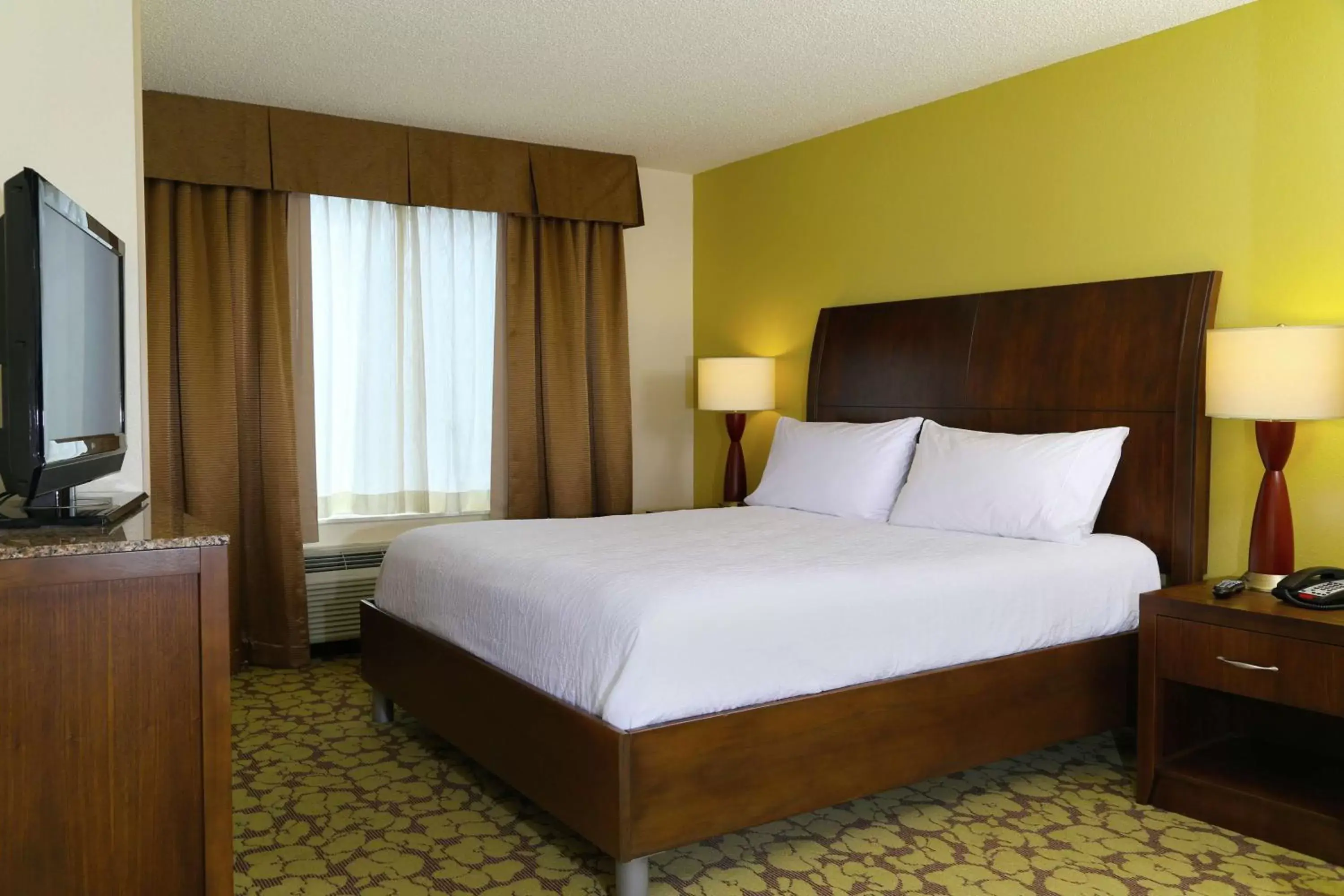 Bedroom, Bed in Hilton Garden Inn Tampa East Brandon