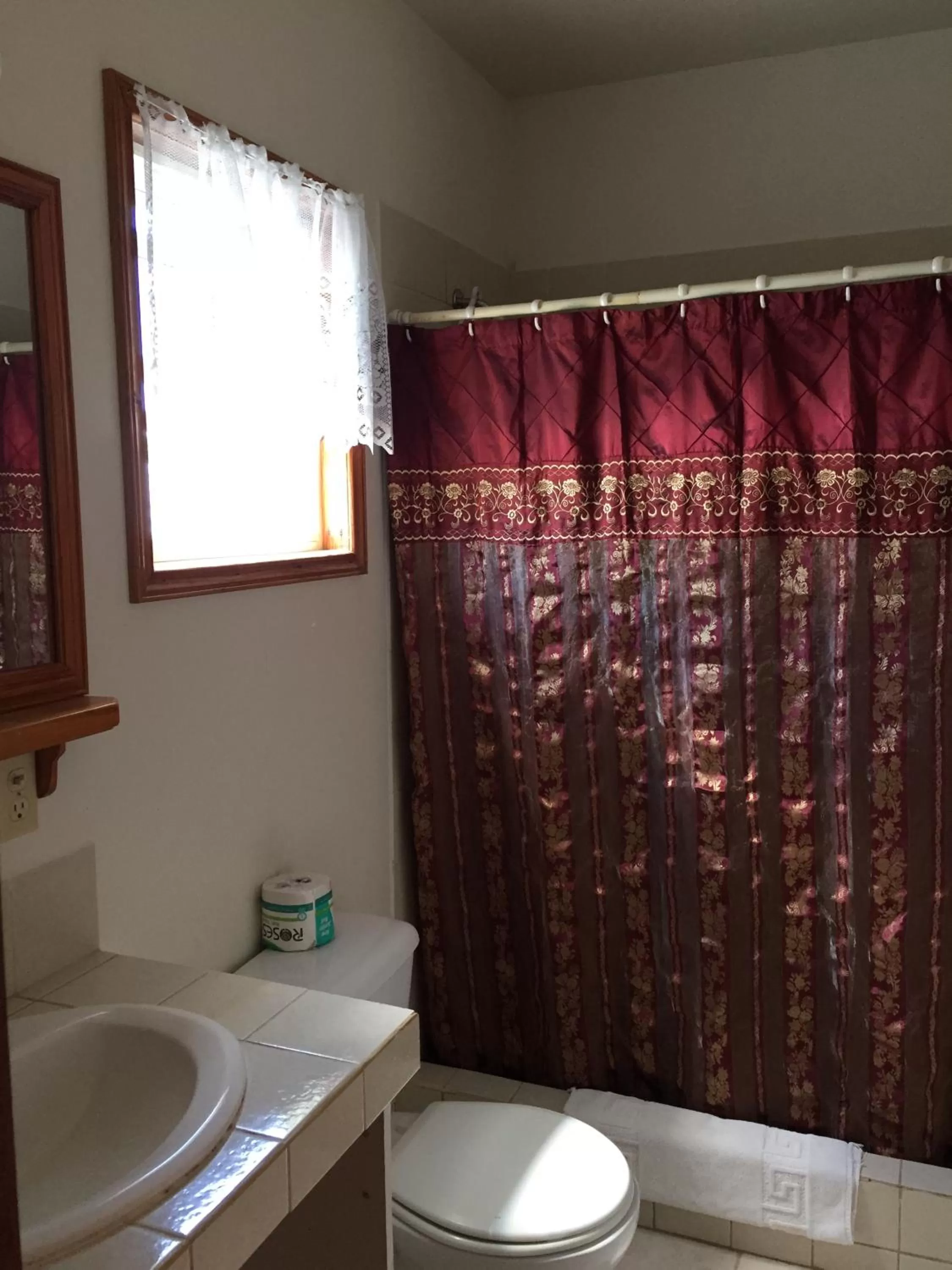 Shower in Blue Wave Guest House