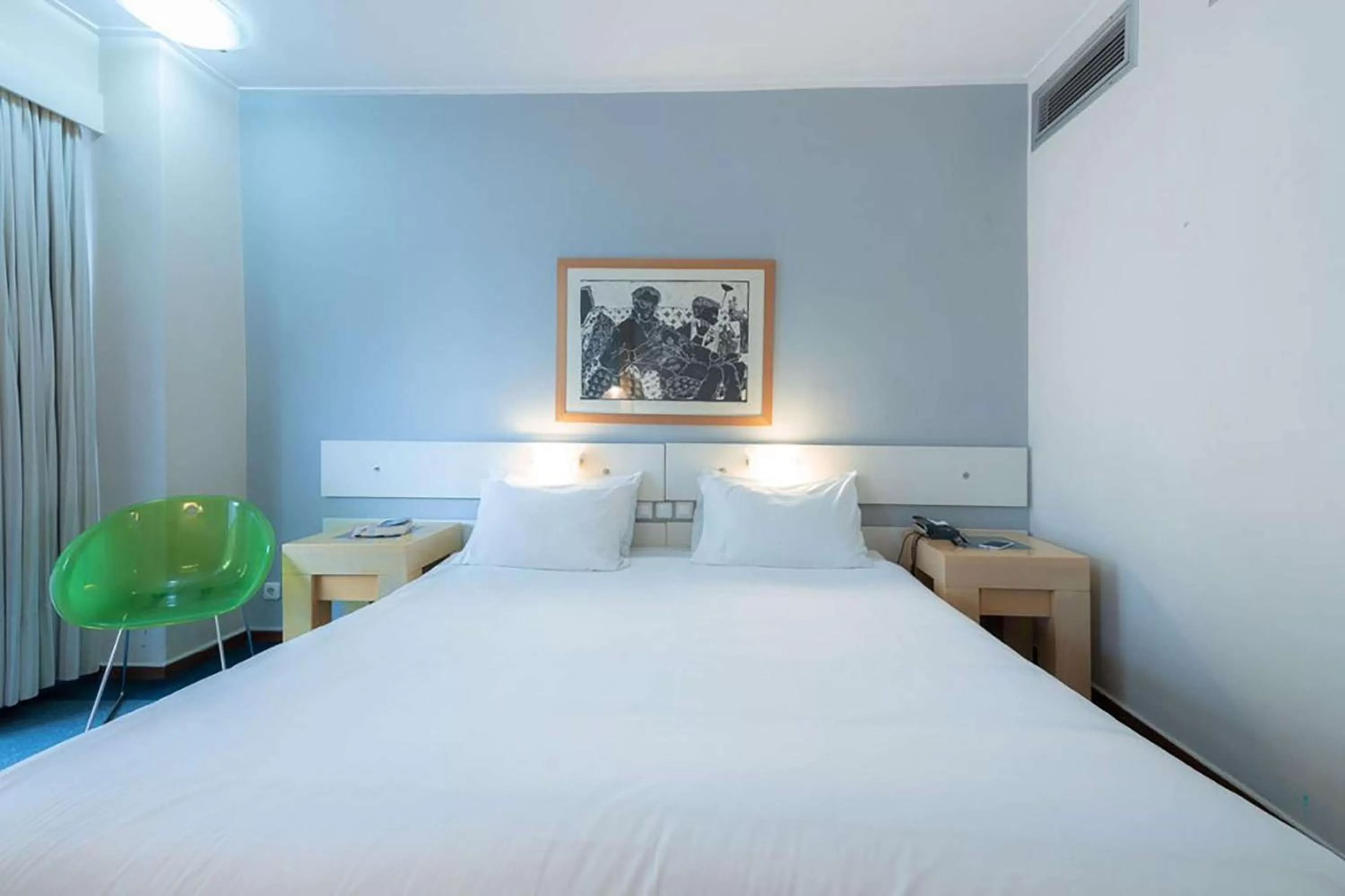 Bedroom, Bed in Dorian Inn - Sure Hotel Collection by Best Western