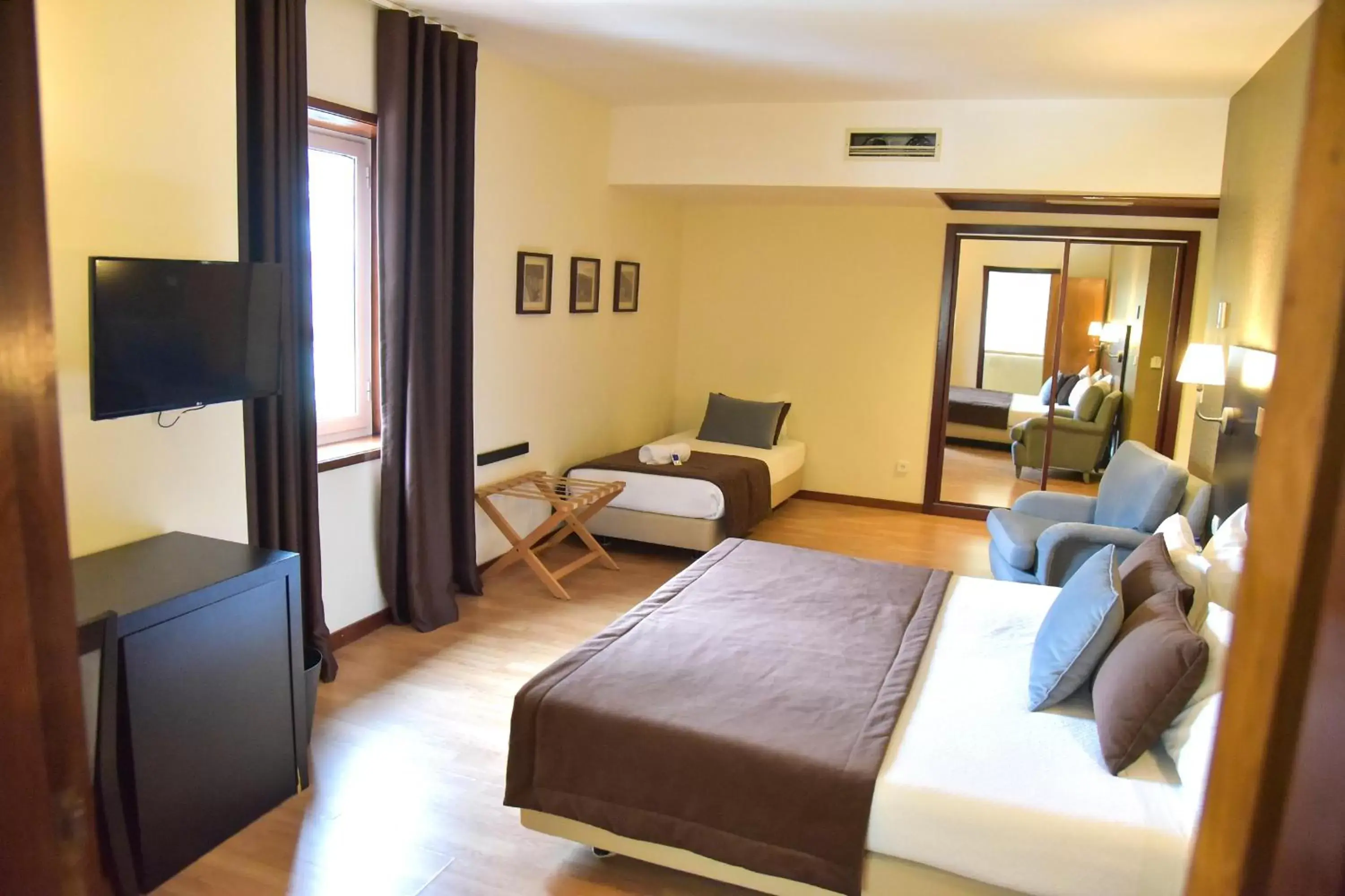 Superior Double or Twin Room with Extra Bed (3 Adults) in Douro Marina Hotel & SPA