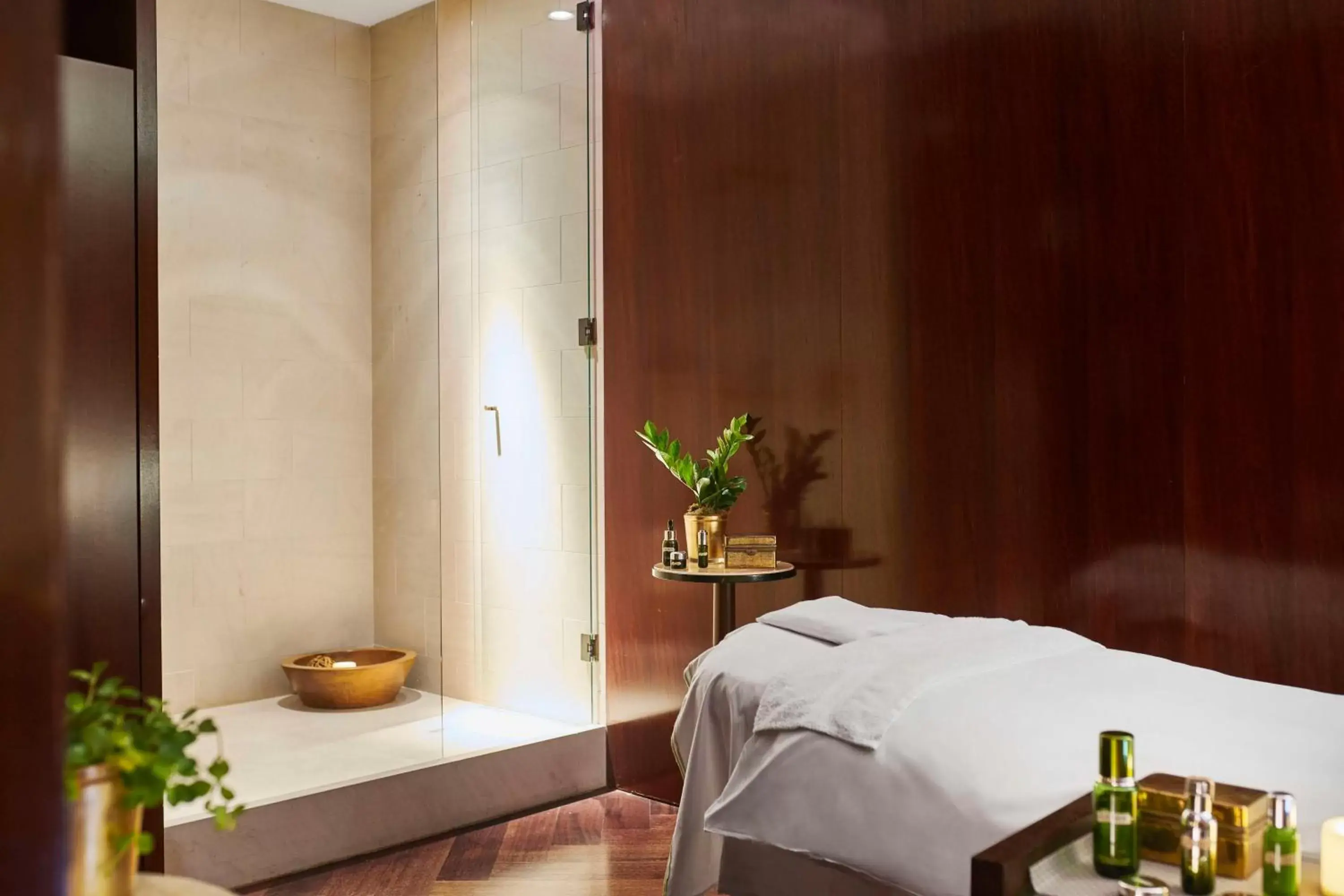 Spa and wellness centre/facilities, Bed in Park Hyatt Vendome Hotel