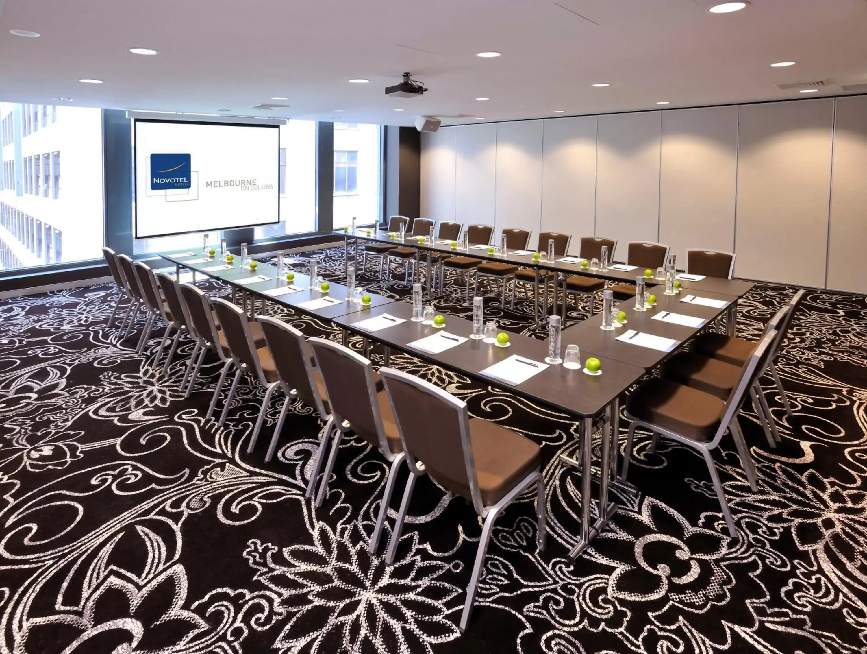 Business facilities in Novotel Melbourne On Collins